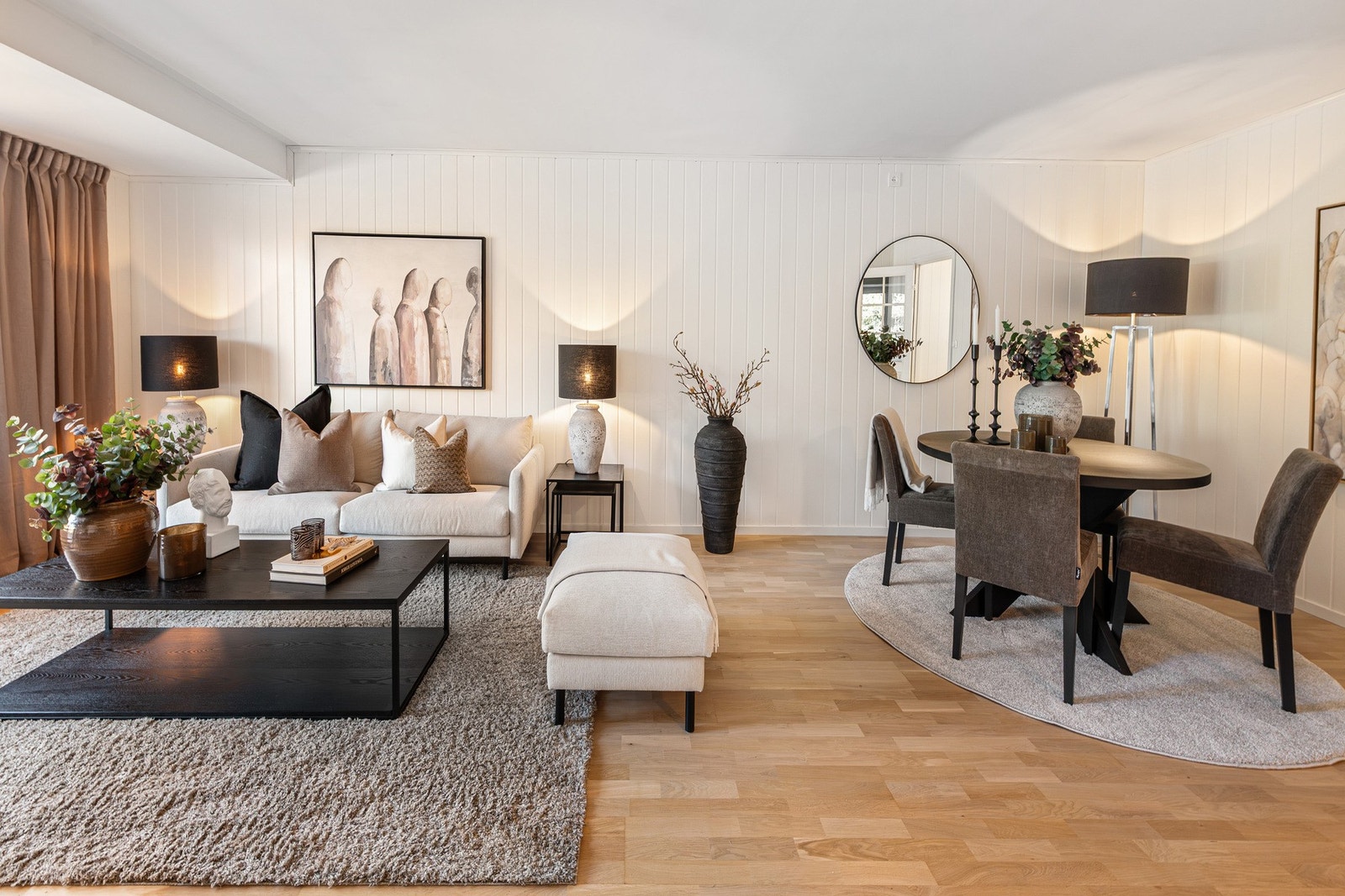 Plass for flere møbelgrupper Galleribilde