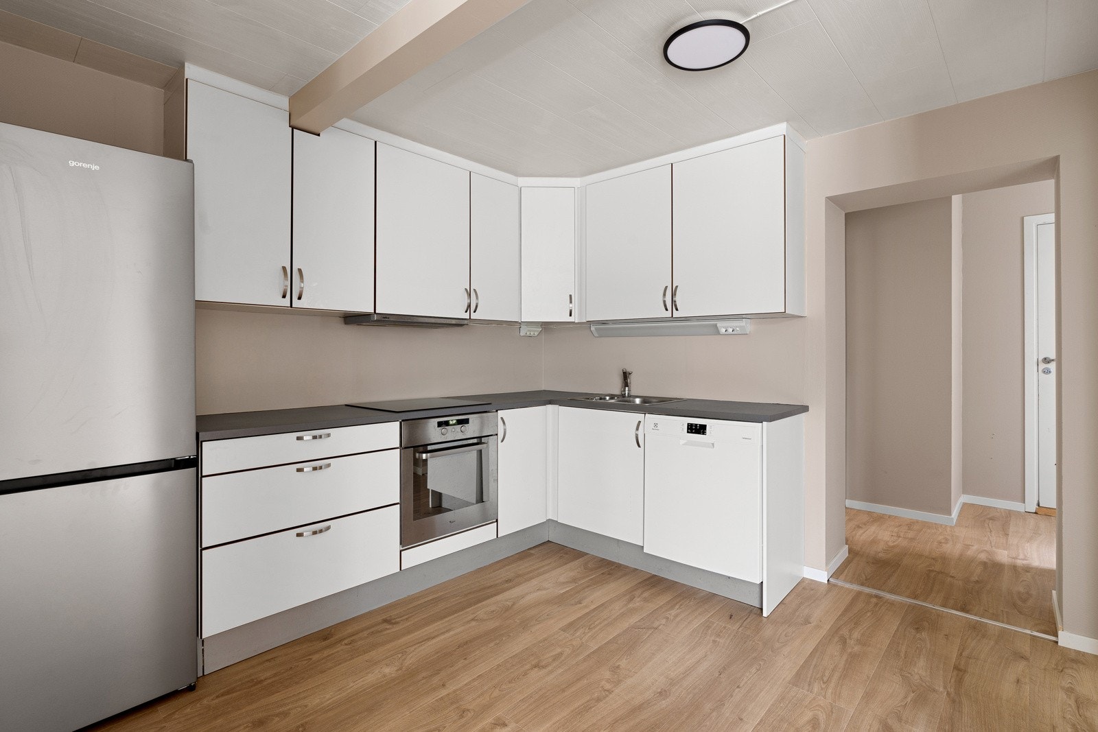 Velkommen til Skippergata 42 - Flott 3-roms leilighet med sentral beliggenhet!