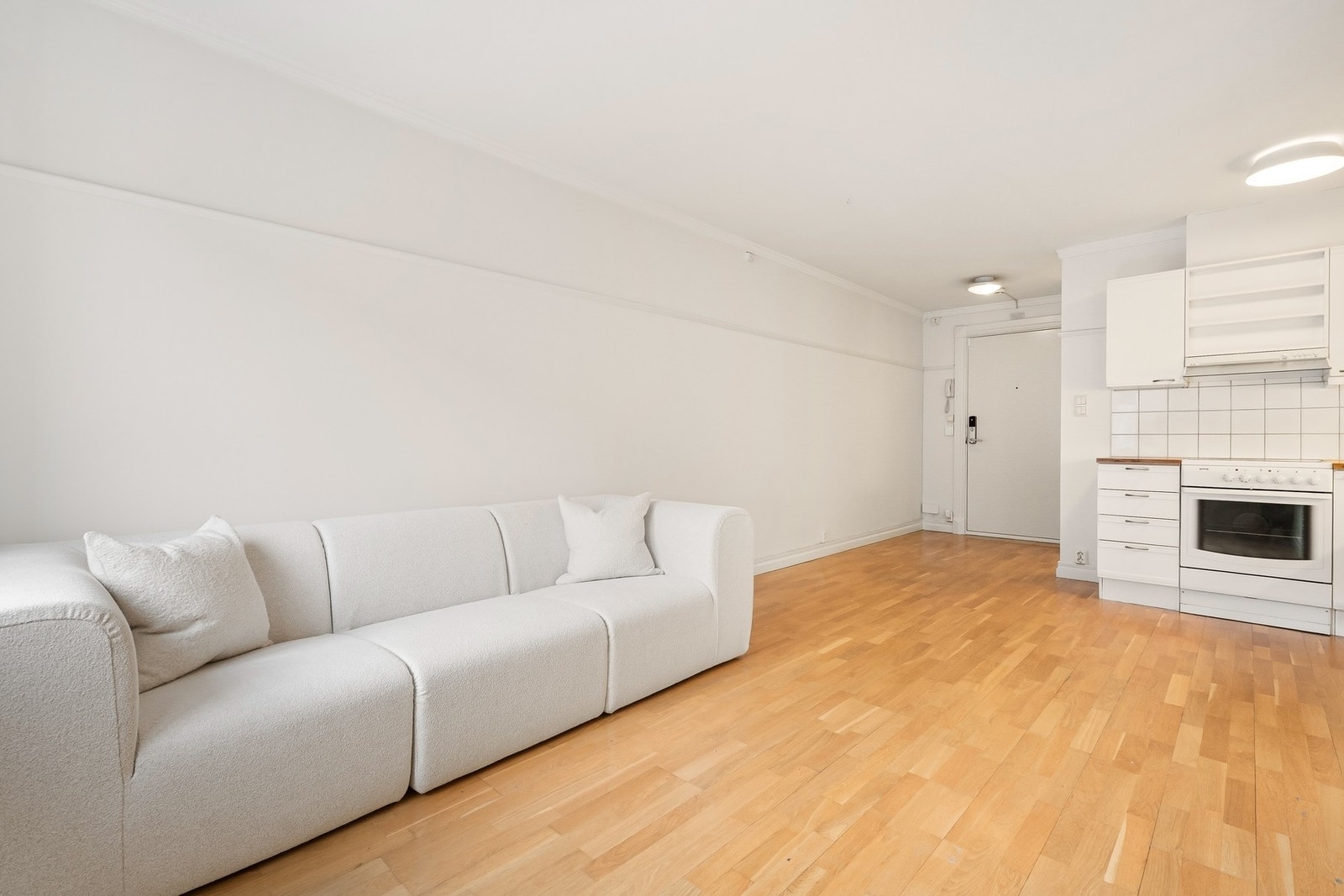Leiligheten har en optimal planløsning med gode møbleringsmuligheter i stuen. Galleribilde