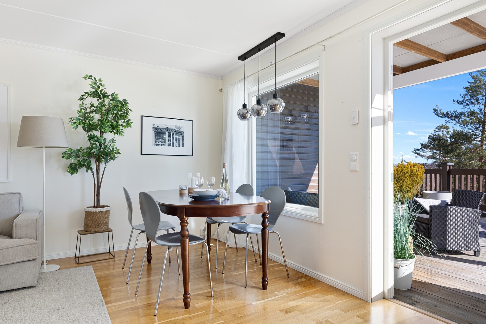 Her kan man dekke langbord Galleribilde