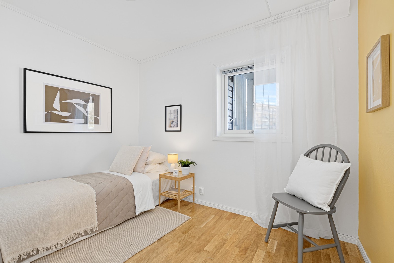 Soverom (2) ideelt som gjesterom eller arbeidsrom. Galleribilde