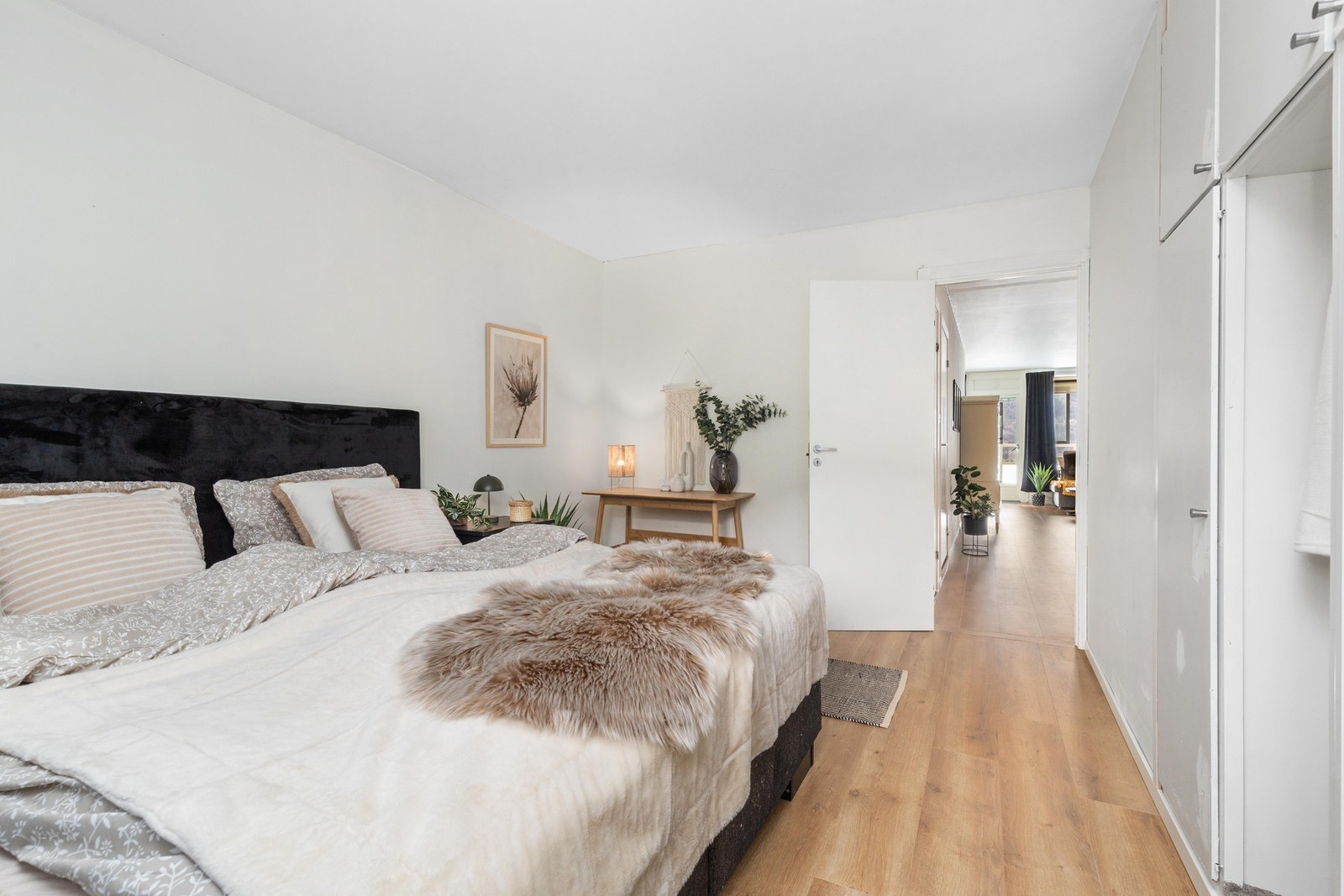 Adkomst fra hall til hovedsoverom Galleribilde