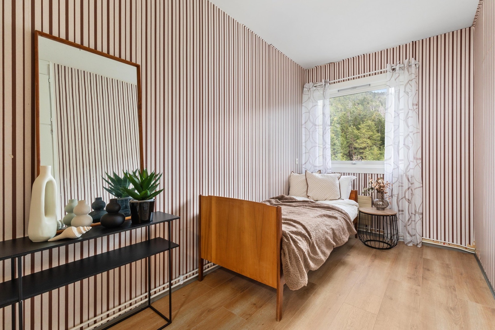 Soverom 2 | nytt laminatfulv Galleribilde