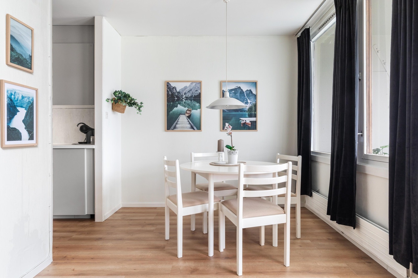 Kjøkkenet er nå inn til venstre Galleribilde