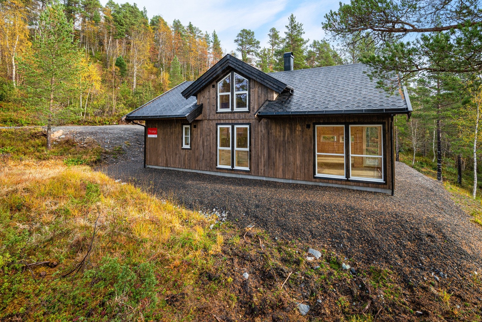 Nyoppført hytte med fin beliggenhet i Vessesetra på Kyrksæterøra. Fotograf: Haukdal / Interiørfoto AS Galleribilde