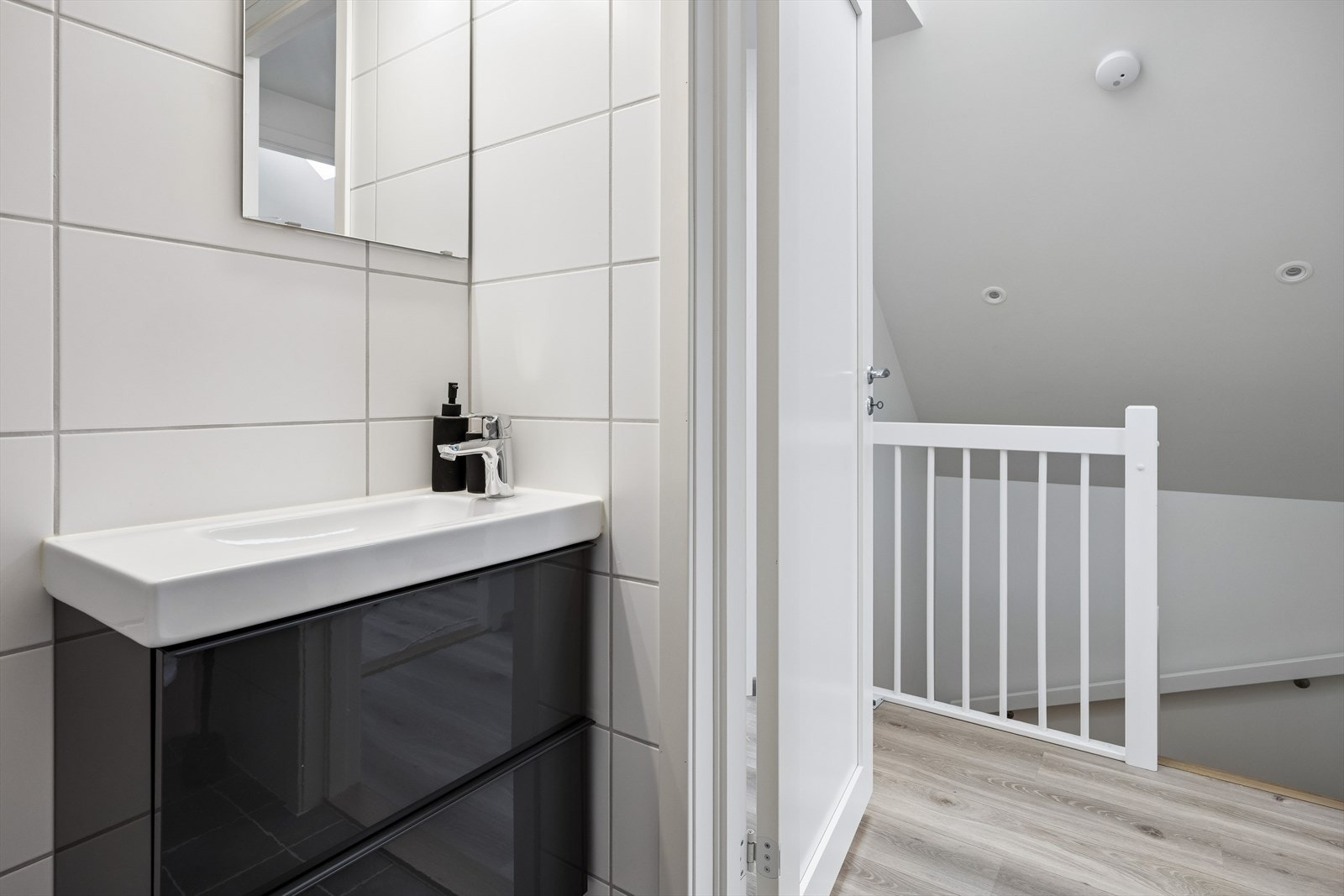 Det er også et eget wc rom i andre etasje på 2m². Galleribilde