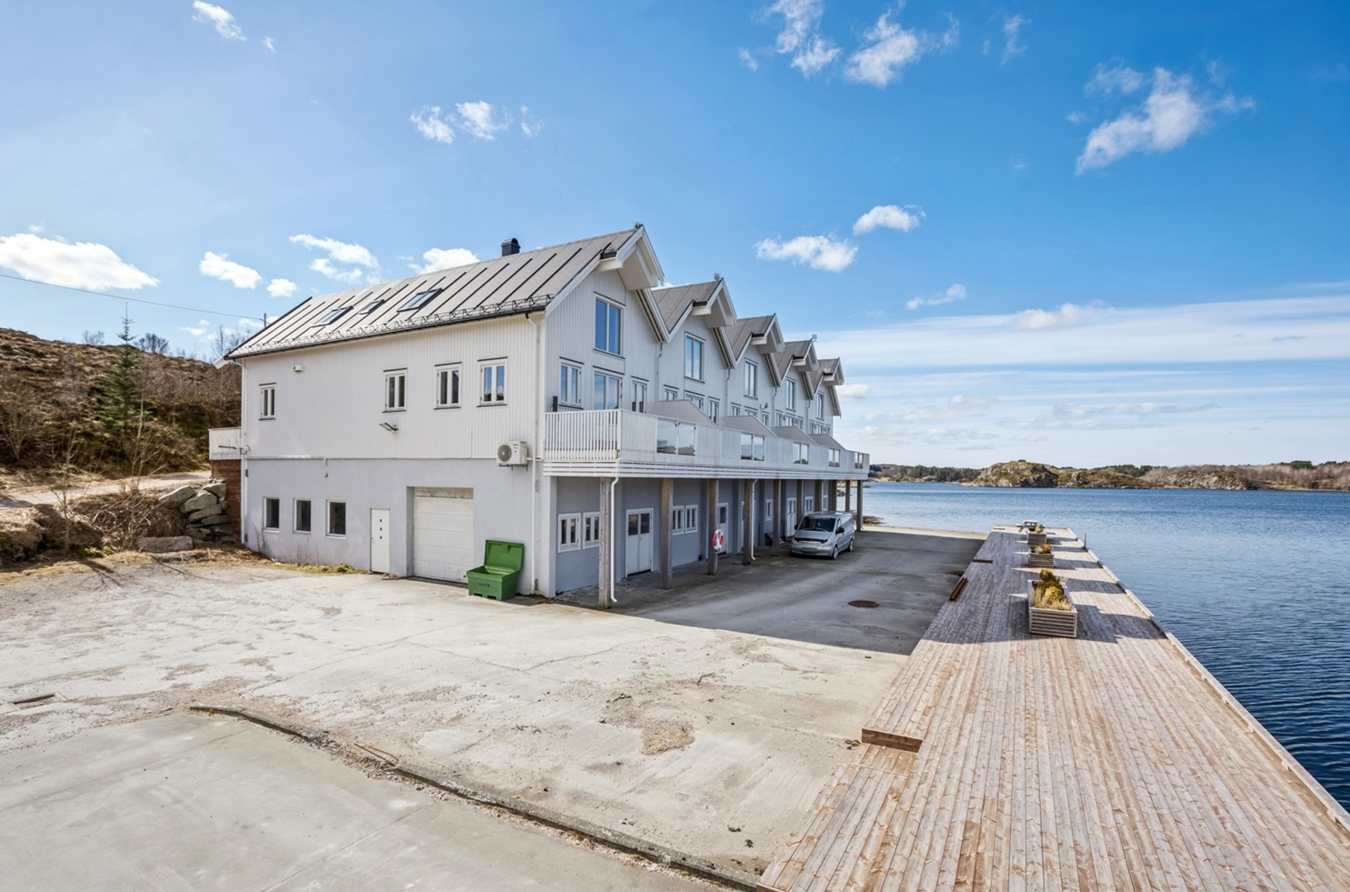 Fasaden på sommertid! Galleribilde