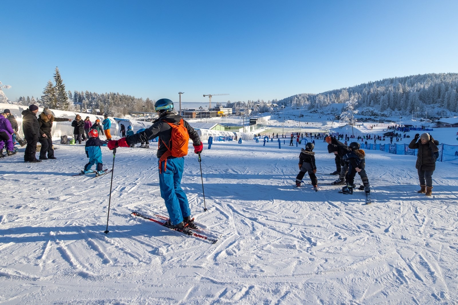 På Marikollen finner man også et oppgradert alpinanlegg, samt en inngangsport til flere turstier og langrennsløyper. Galleribilde