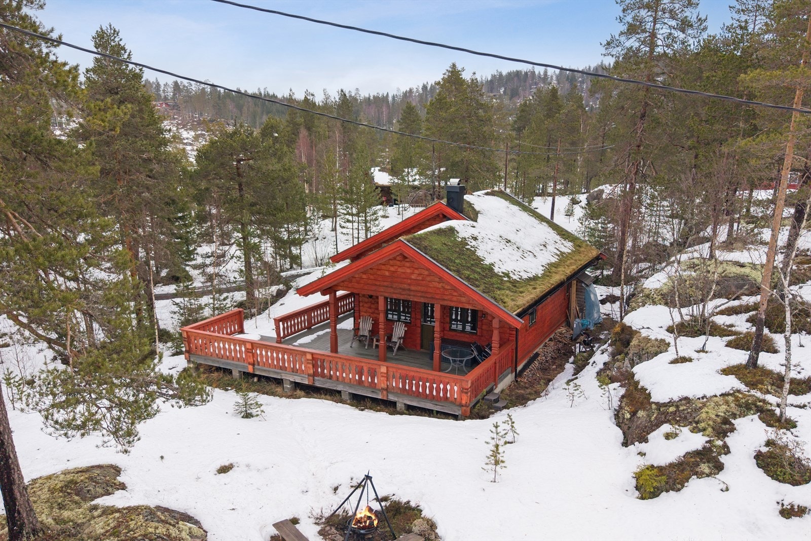 Beliggenheten gjør at du enkelt kan kombinere friluftsliv og bytilbud, da både Kongsberg og Notodden ligger omtrent 30 minutter unna med bil. Galleribilde