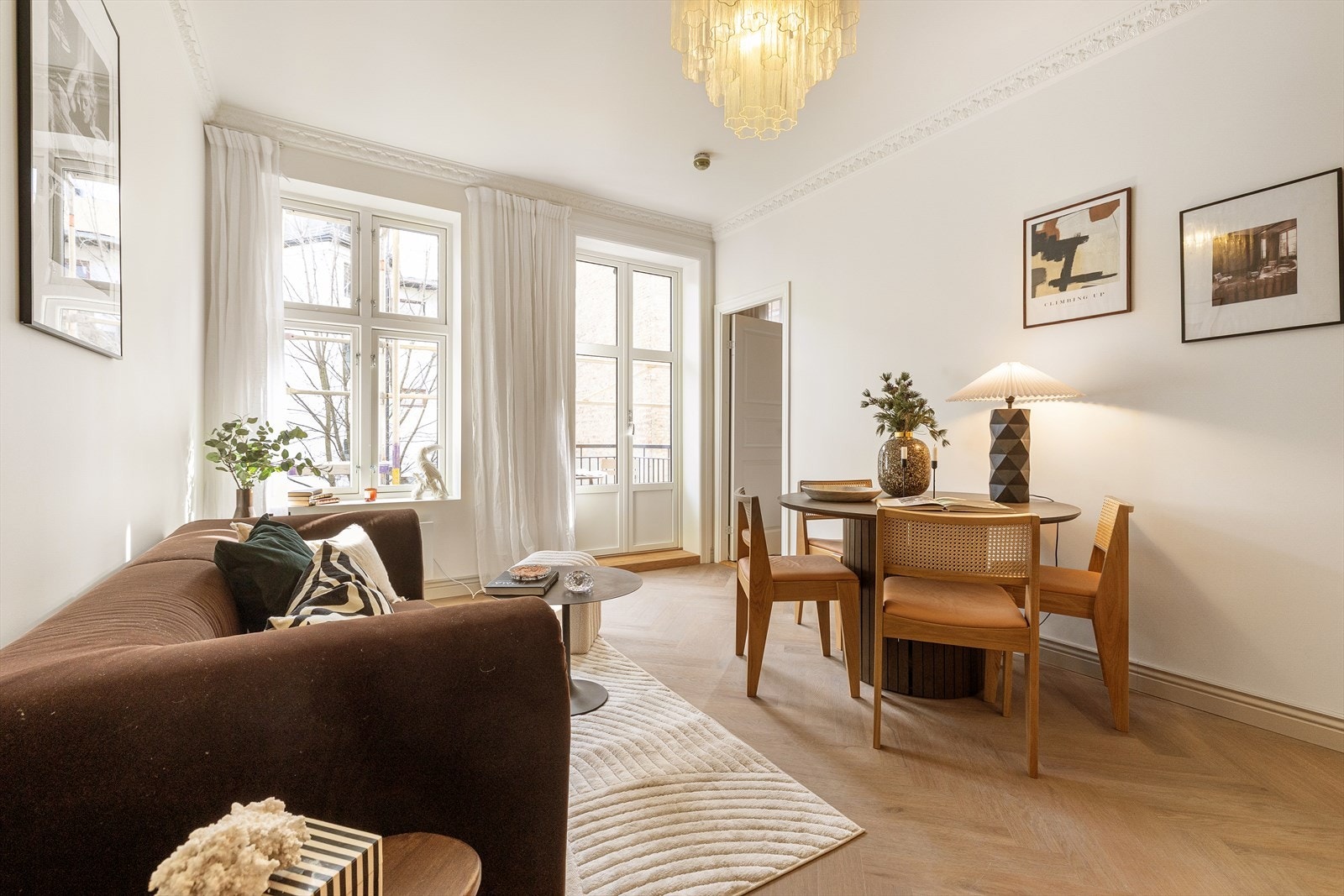 God plass til å innrede med sofagruppe, spisebord og annet ønsket møblement. Galleribilde
