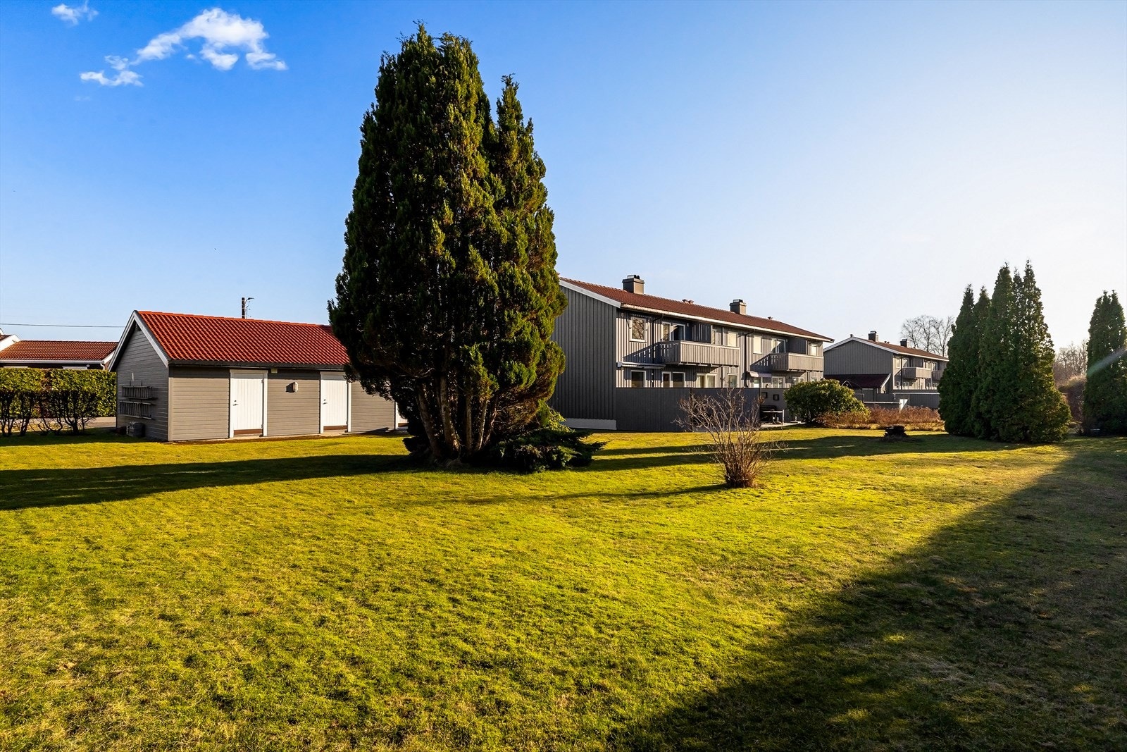 Rekkehuset er en del av Granheim borettslag, som har sørget for ny drenering og etterisolering de siste årene. Galleribilde