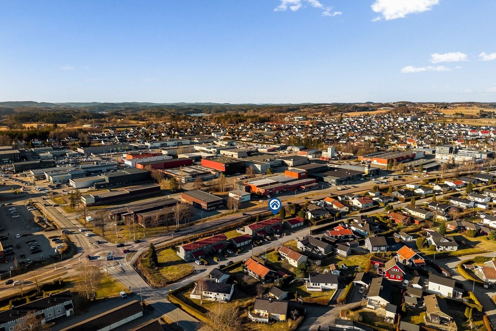 De daglige innkjøpene gjøres enkelt til fots, med både Coop Extra og Meny på Pindsle som nærmeste naboer. Galleribilde