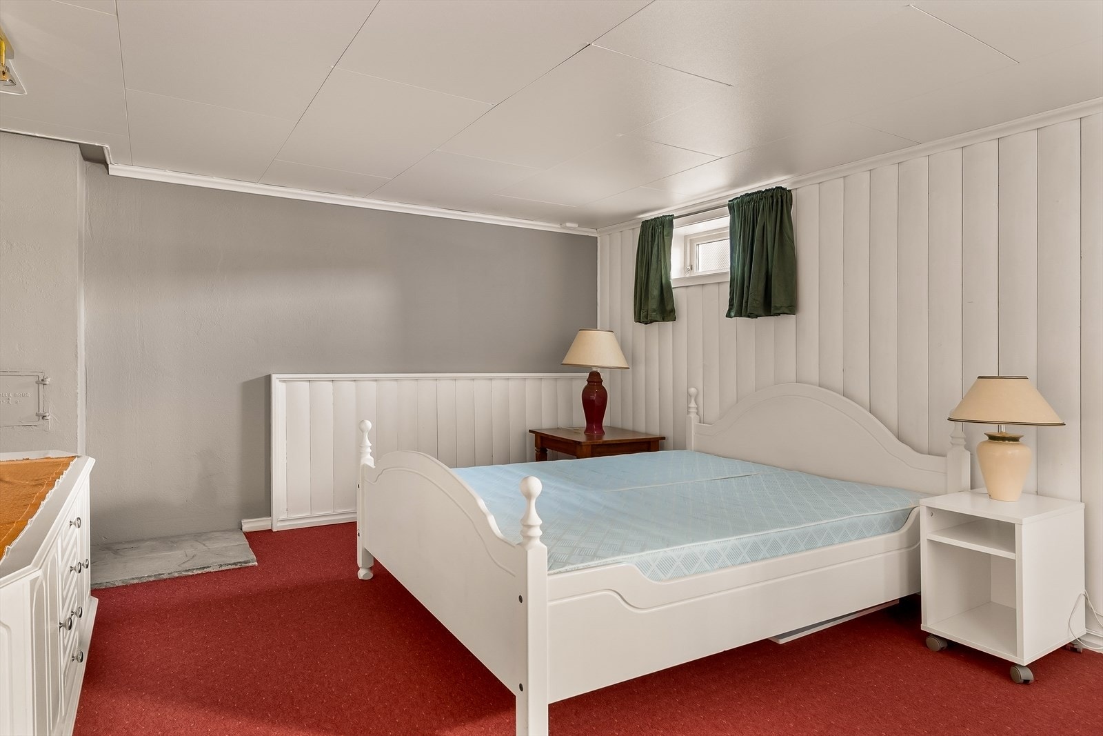 Innredet rom i kjelleren som gir ekstra oppholdsareal. Rommet er ikke formelt godkjent for varig opphold. Galleribilde