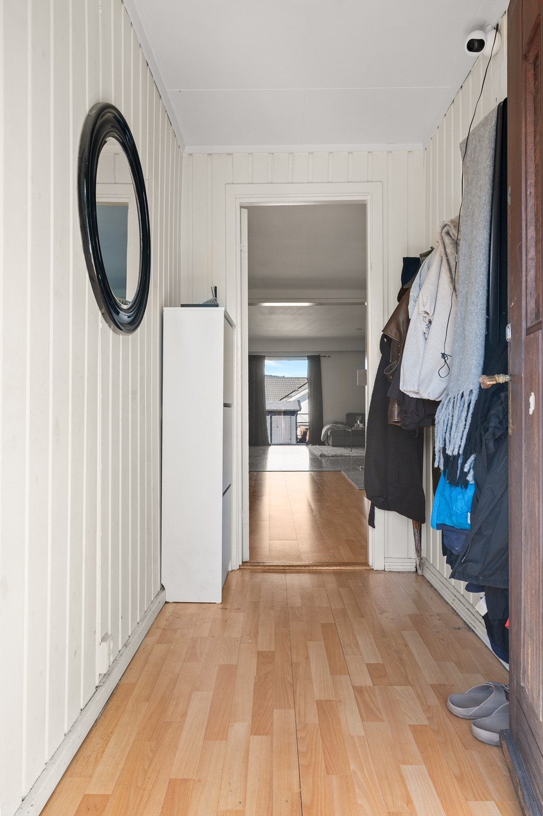 Egen inngang til andre etasje via utvendig trapp. Galleribilde