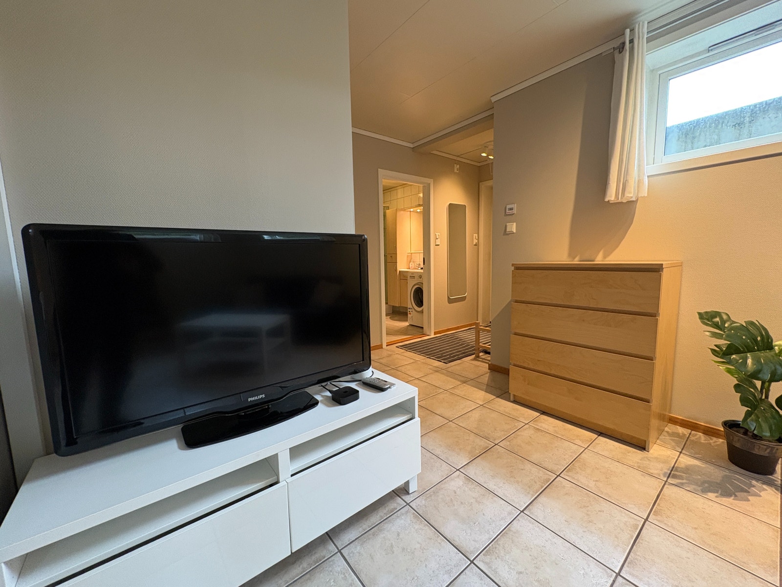 Stue med tv-benk Galleribilde
