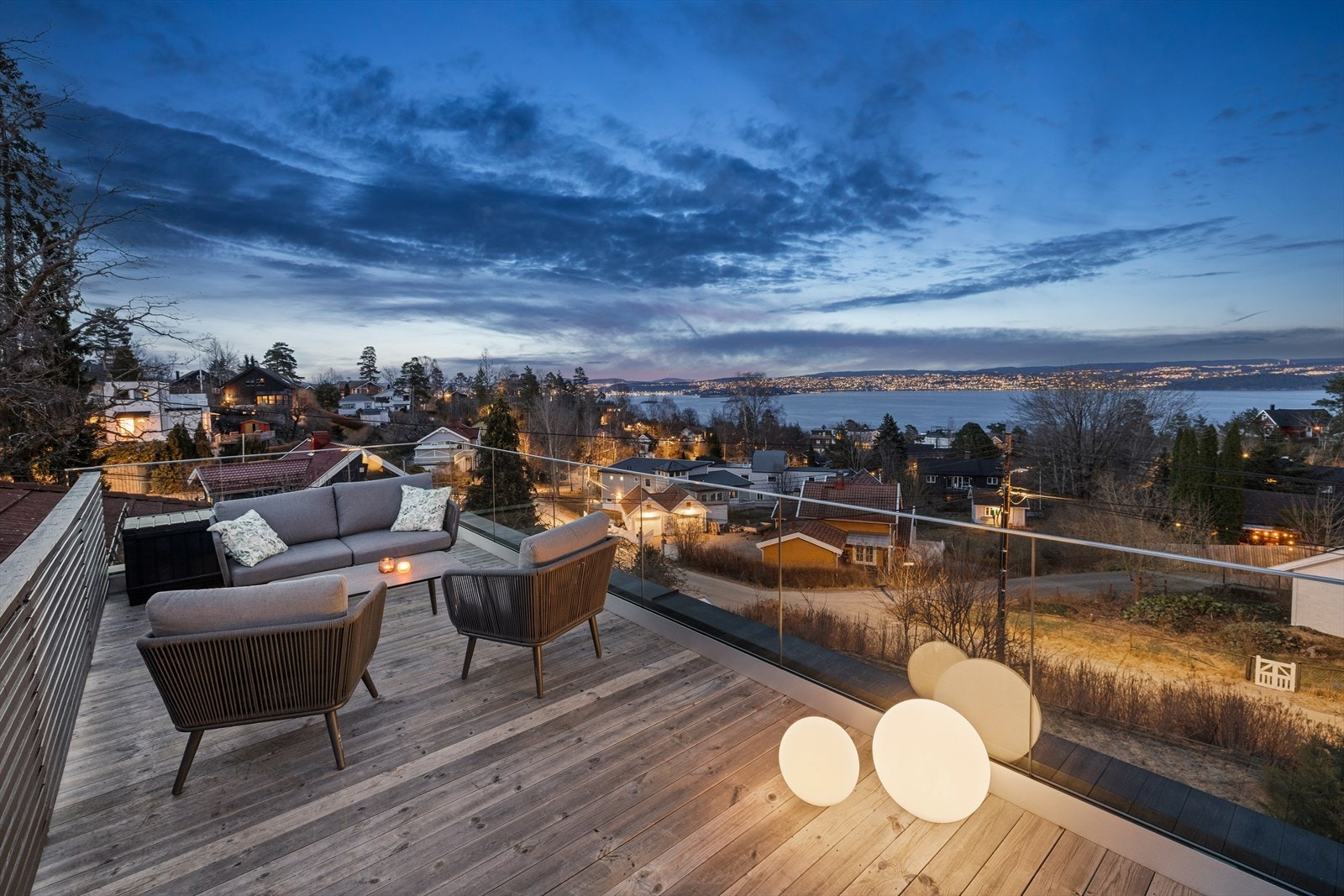 Fra takterrassen kan du nyte en fantastisk utsikt. Galleribilde