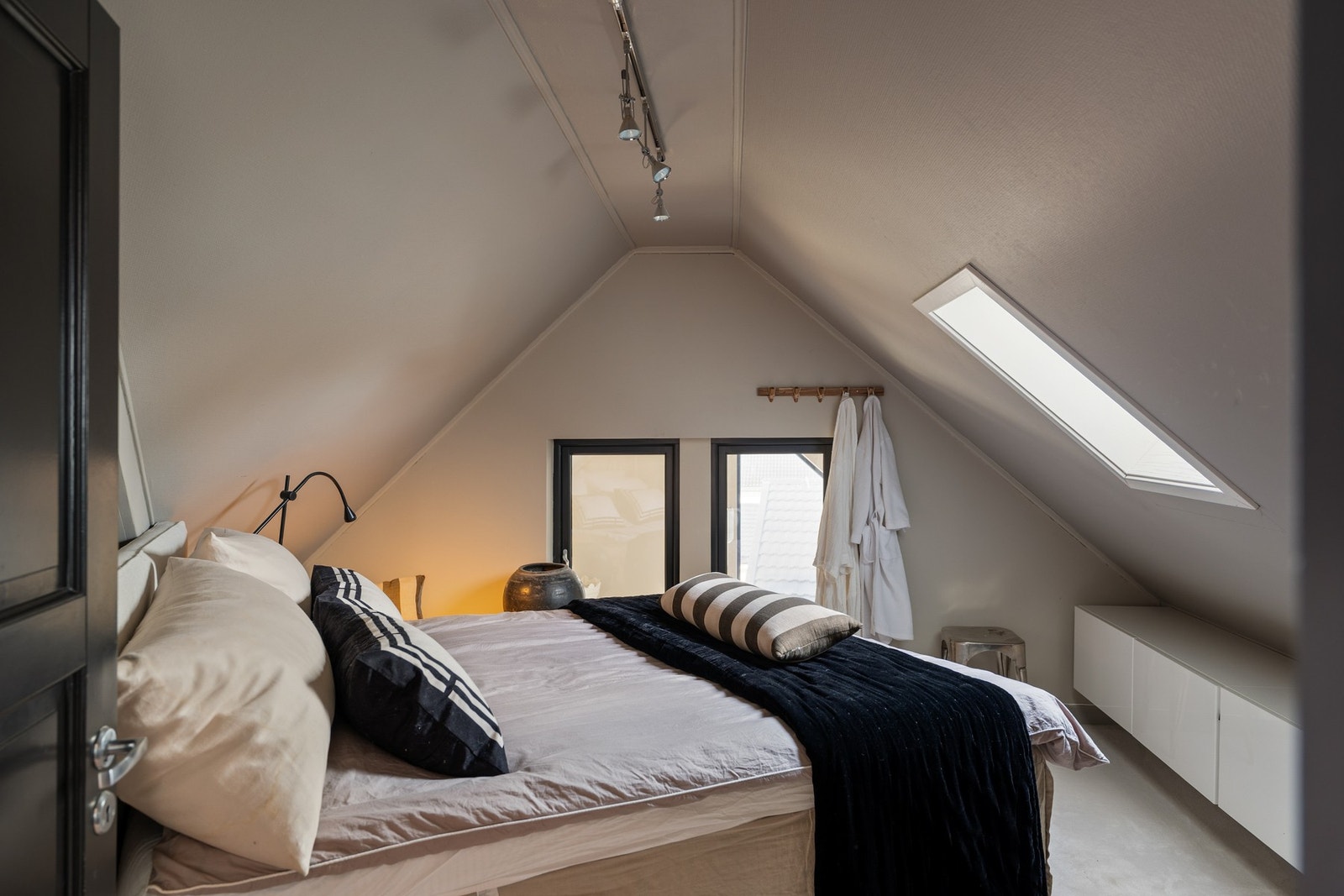I enden av toppetasjen er det et soverom på 9 m². Galleribilde