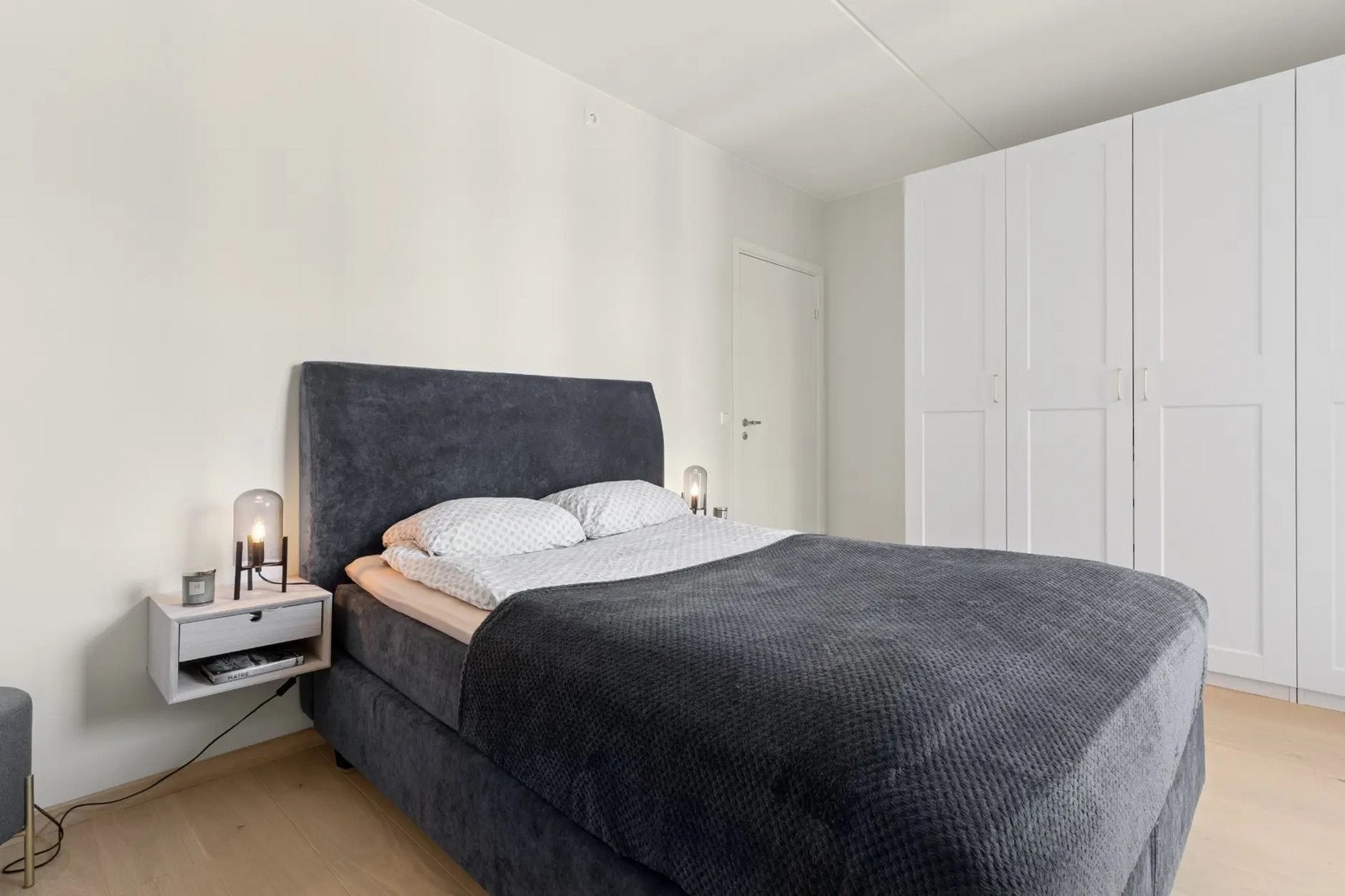 Hovedsoverom - romslig og praktisk med skap. Galleribilde