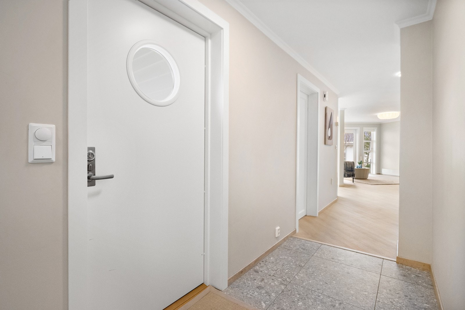 Entre med skyvedørsgarderobe Galleribilde