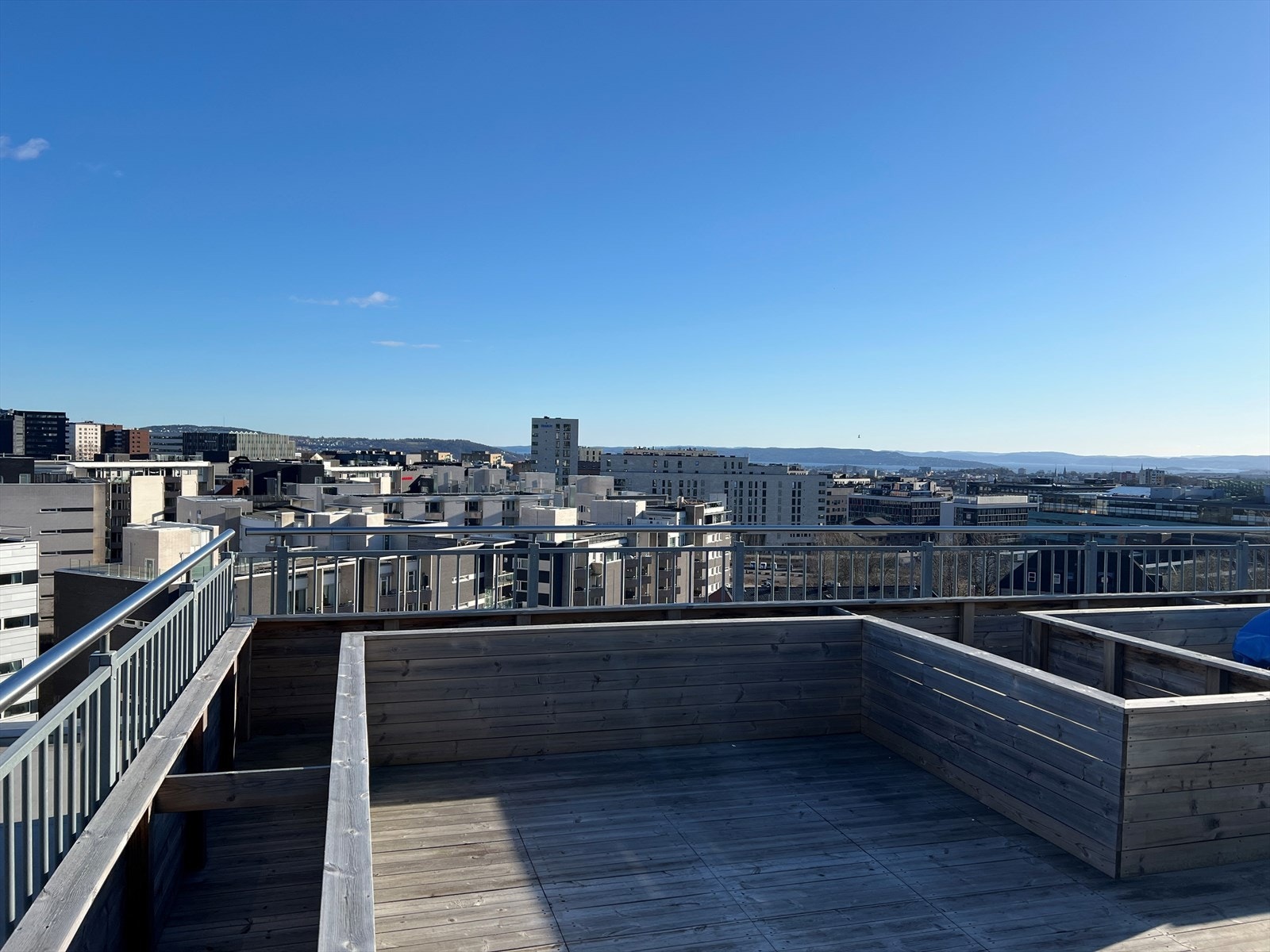 Selgers bilde av takterrassen. Galleribilde