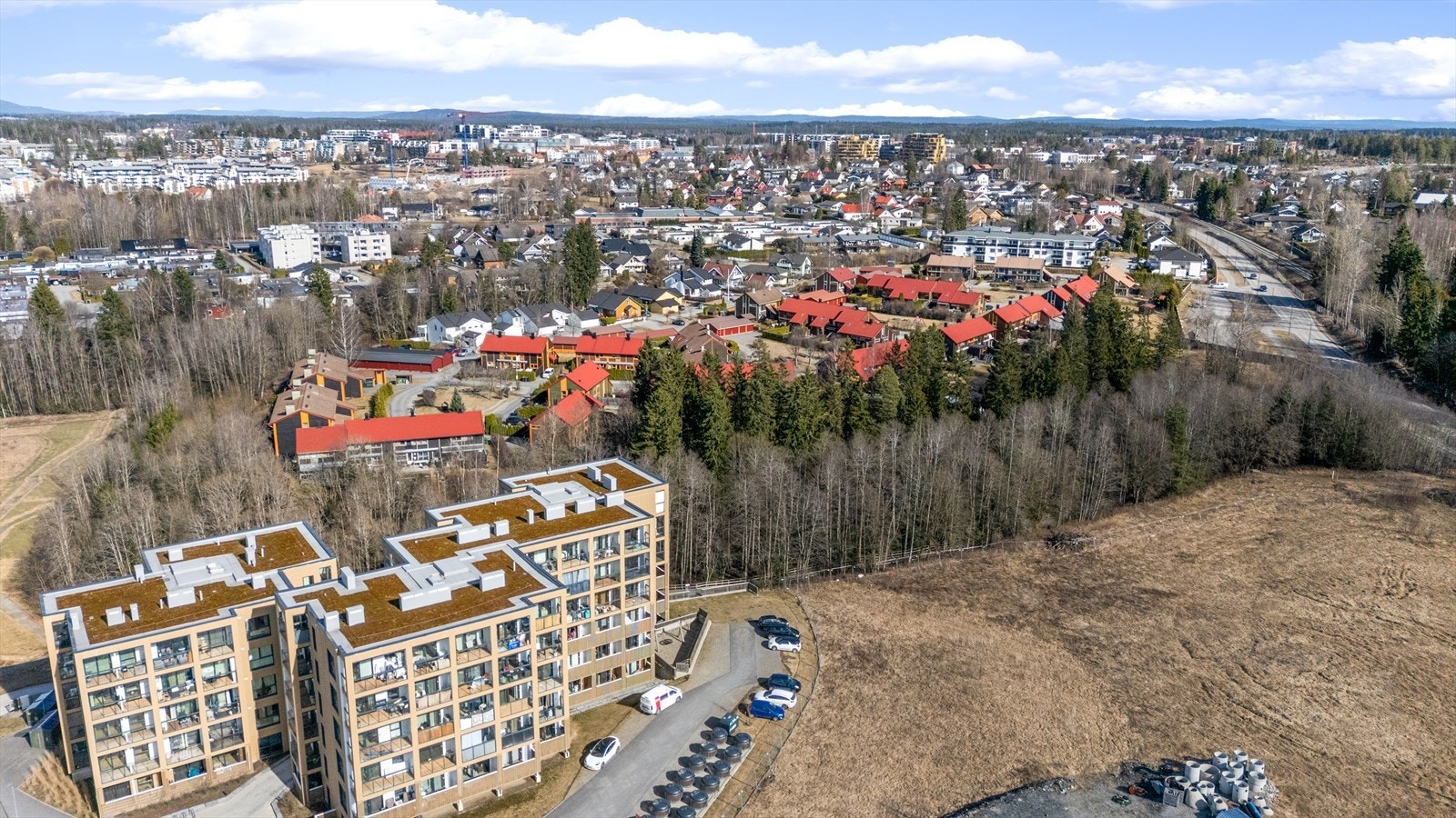 For barnefamilier er det gangavstand til Døli skole og flere barnehager i nærområdet. Galleribilde