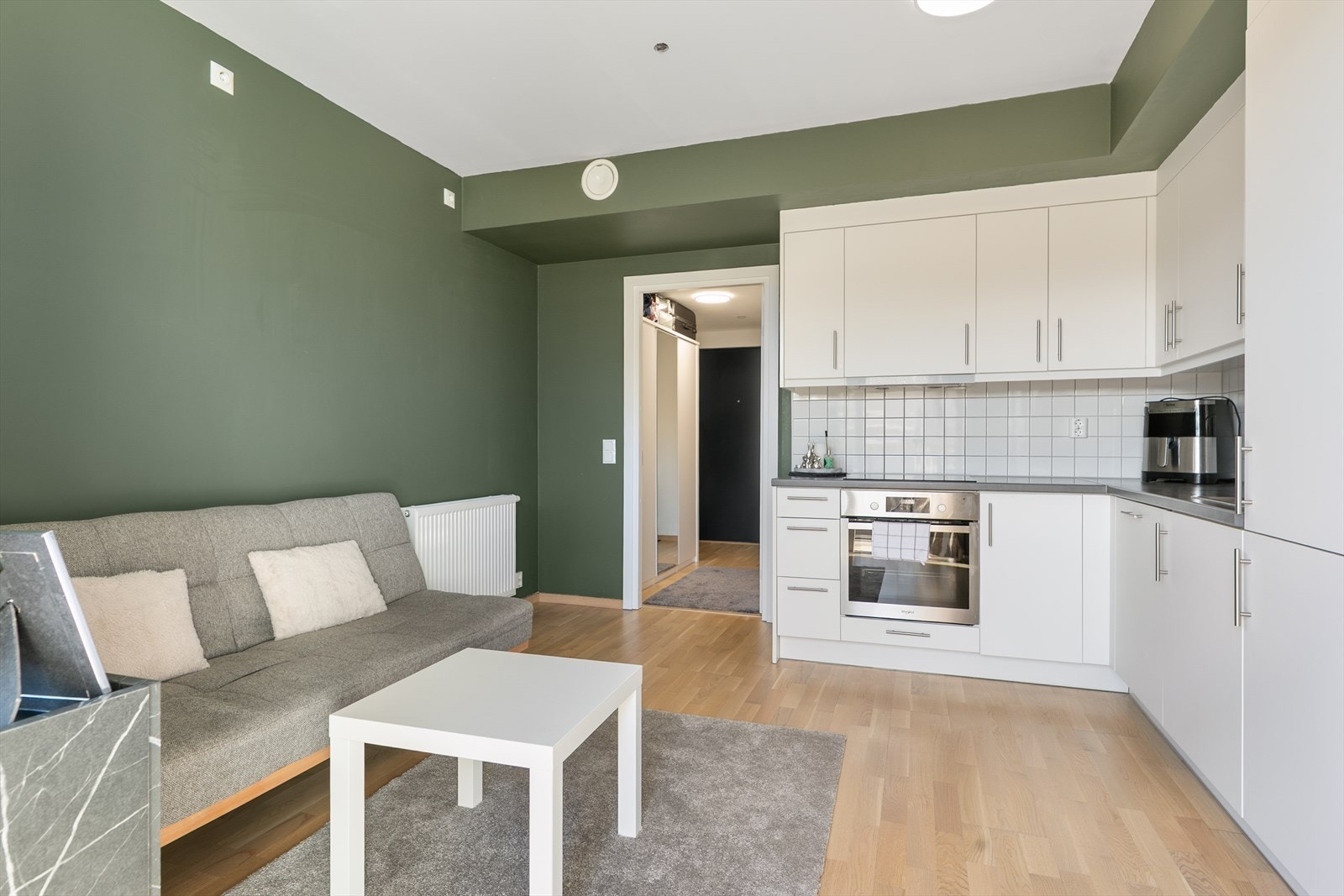 Den gjennomtenkte planløsningen på 27 m² utnytter arealet godt og gir en god romfølelse. Galleribilde