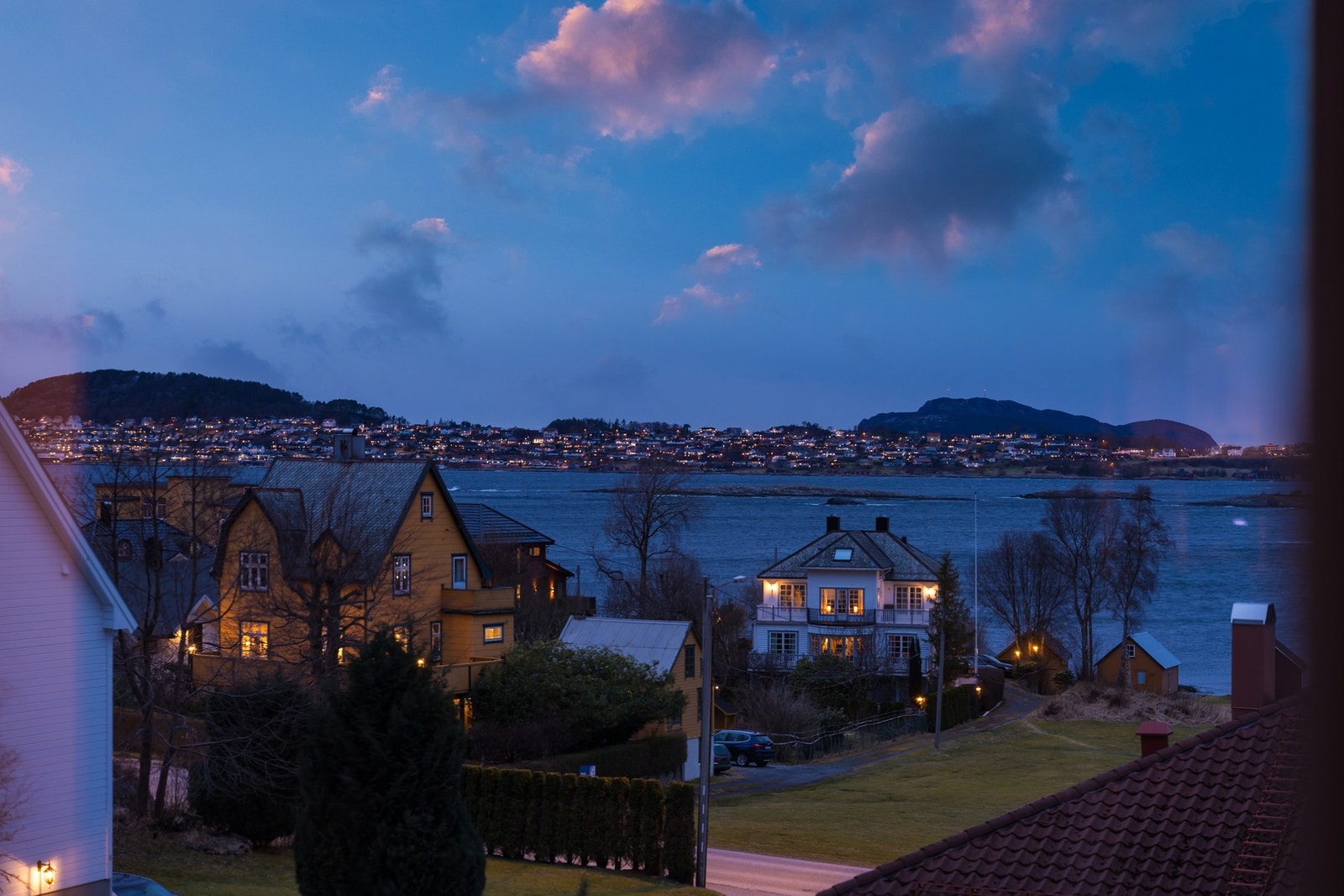 Leilighet med flott beliggenhet og utsikt mot havet og Ålesund. Galleribilde