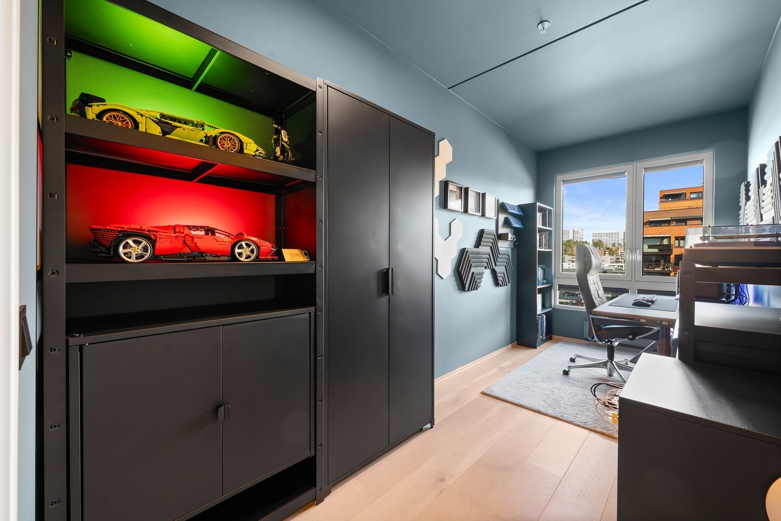 Leilighetens andre soverom er på ca. 9,5 m² og egner seg utmerket som barnerom, gjesterom eller hjemmekontor. Galleribilde