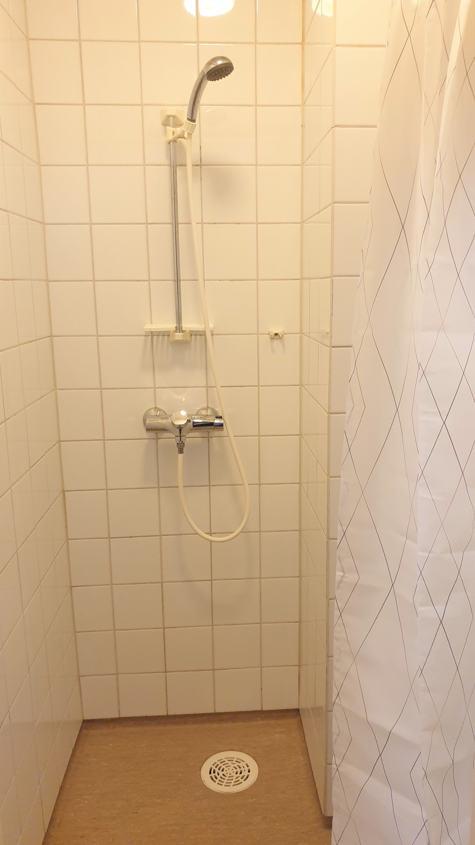 Her har du egen dusj Galleribilde
