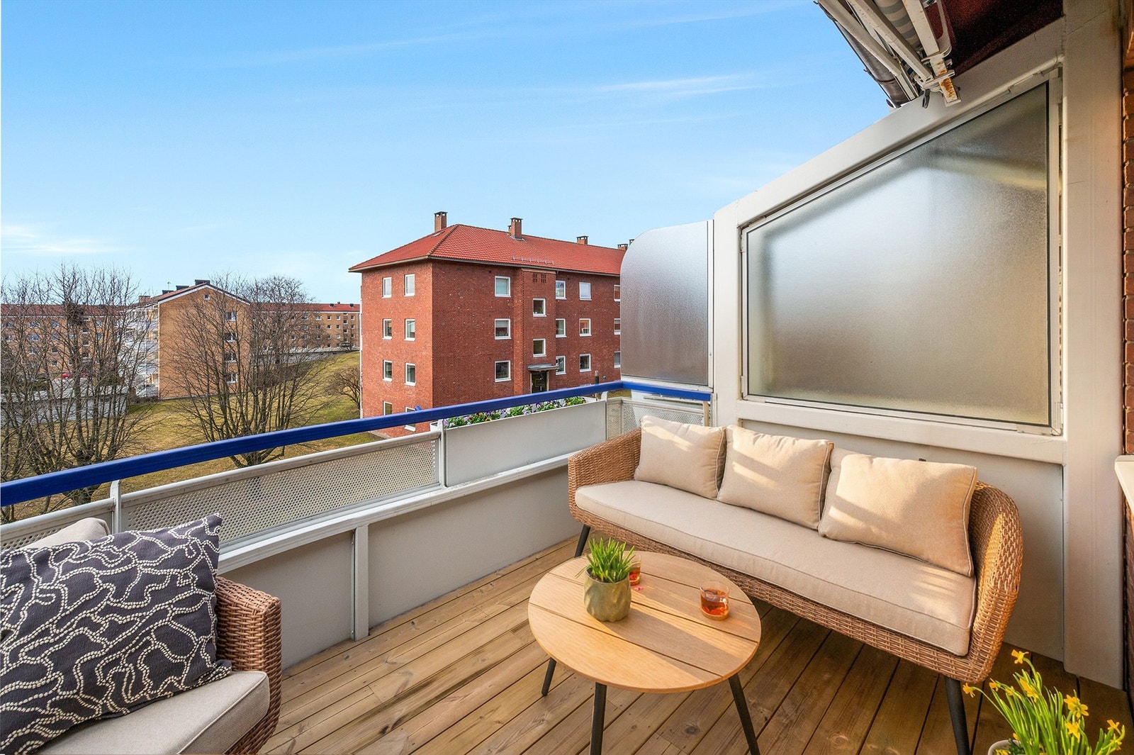 Balkongen gir en naturlig forlengelse av boligen på årets varme dager. Galleribilde