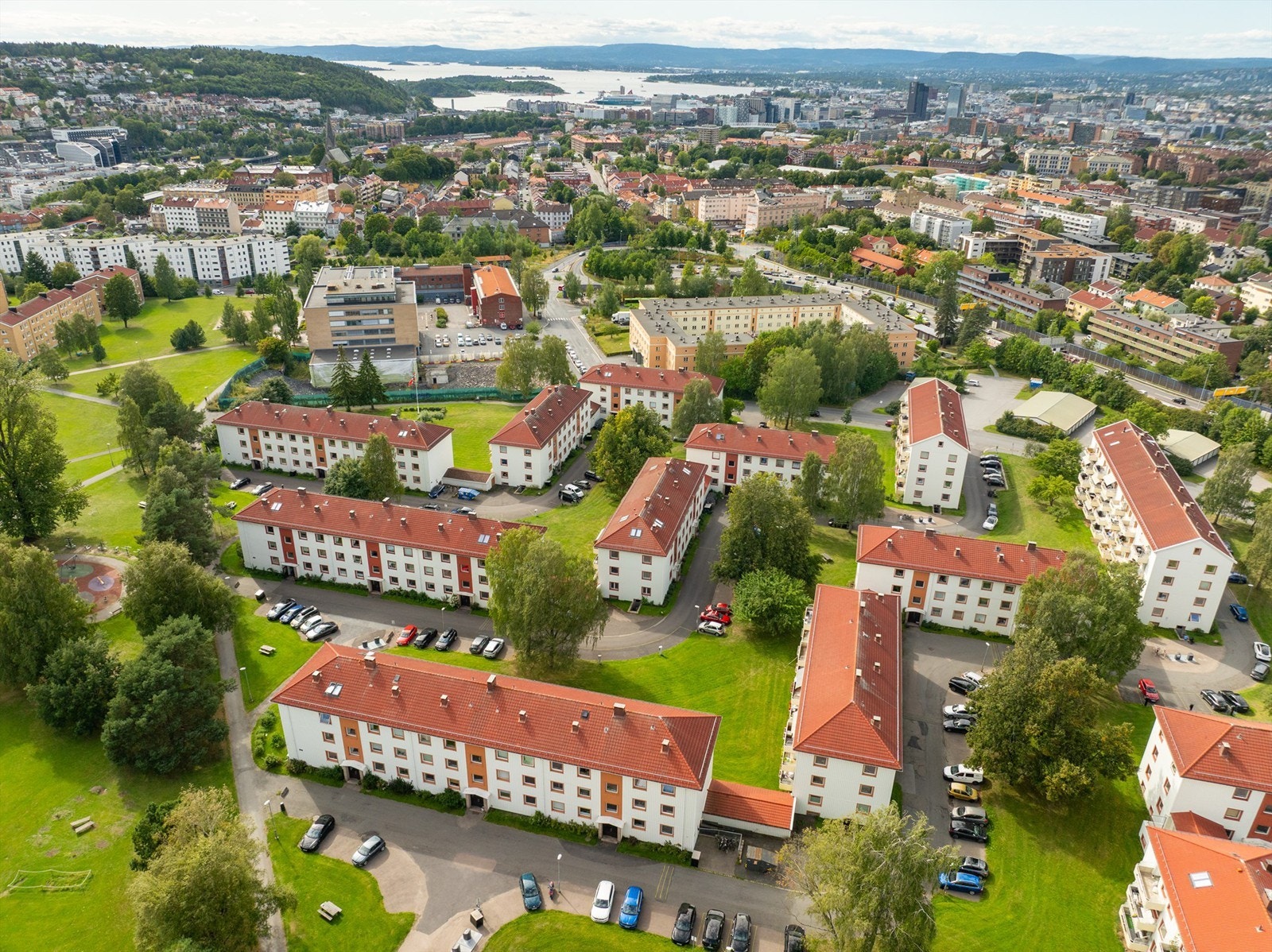 Etterstad er et etablert og tilbaketrukket boligområde, skjermet fra trafikk og støy. Galleribilde