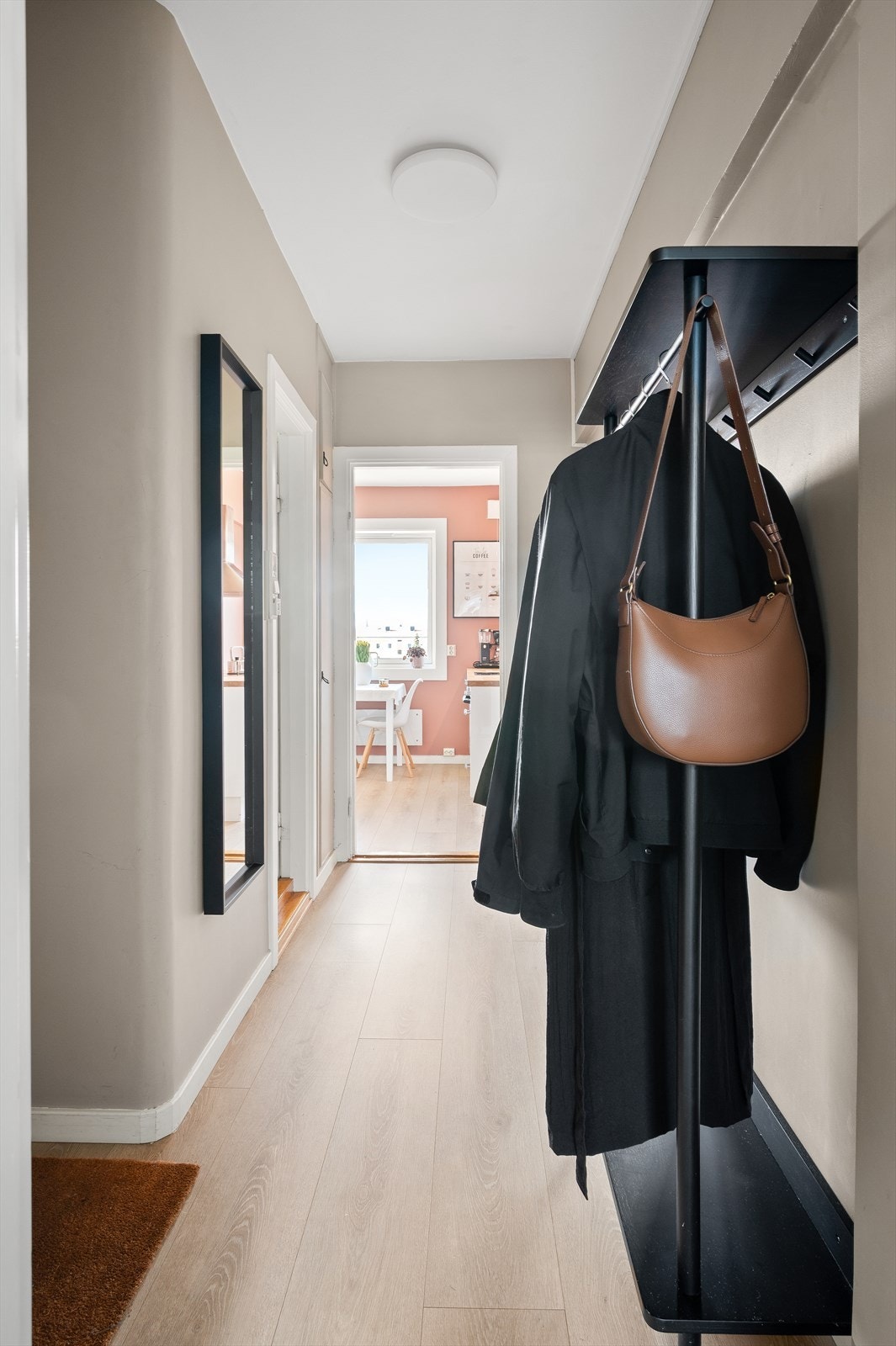 Leiligheten disponerer tre boder på til sammen 17 m², som gir rikelig med lagringsplass. Galleribilde