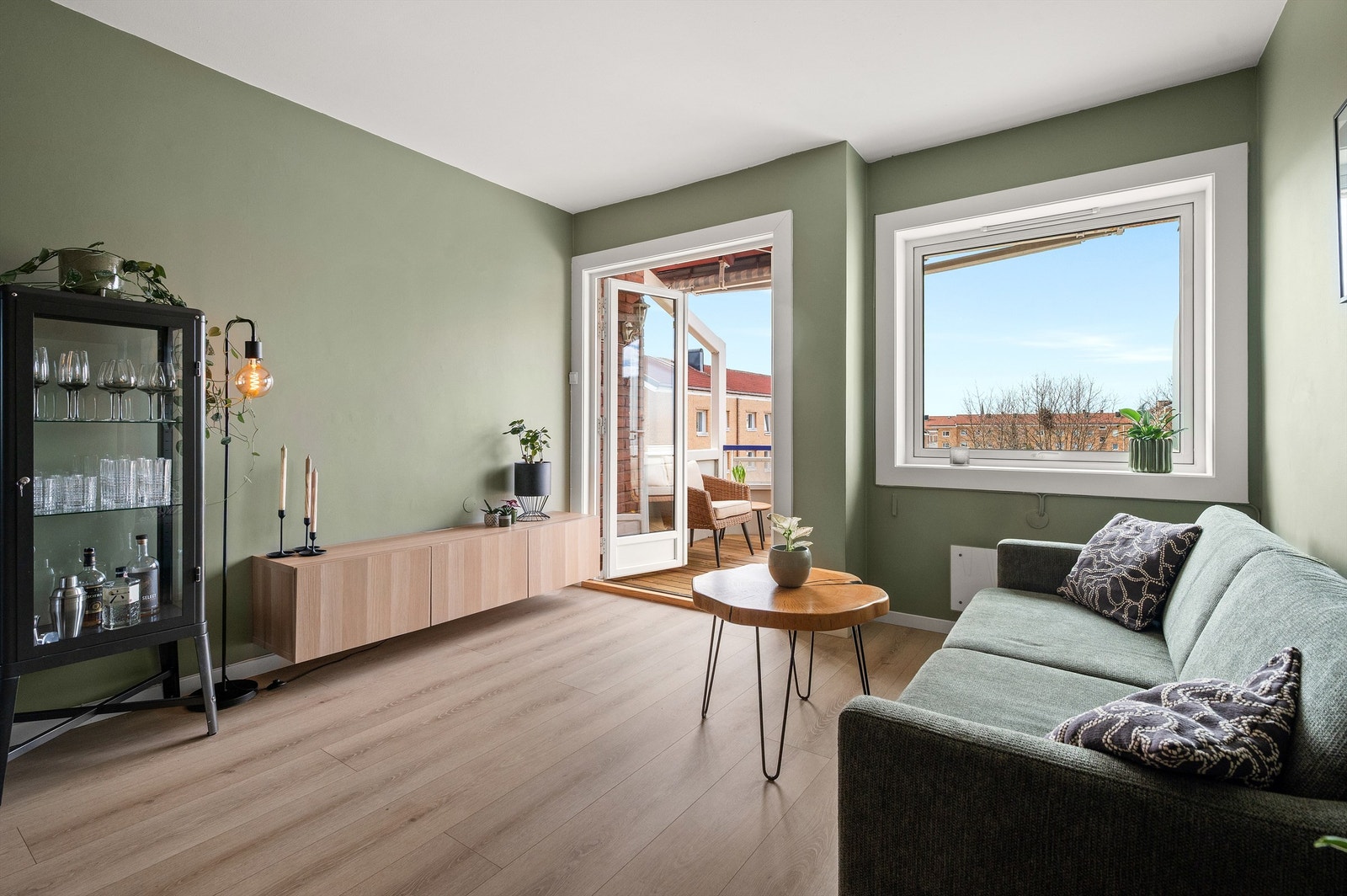 Vinduene er fra 2011 og har 2-lags pressglass. Galleribilde