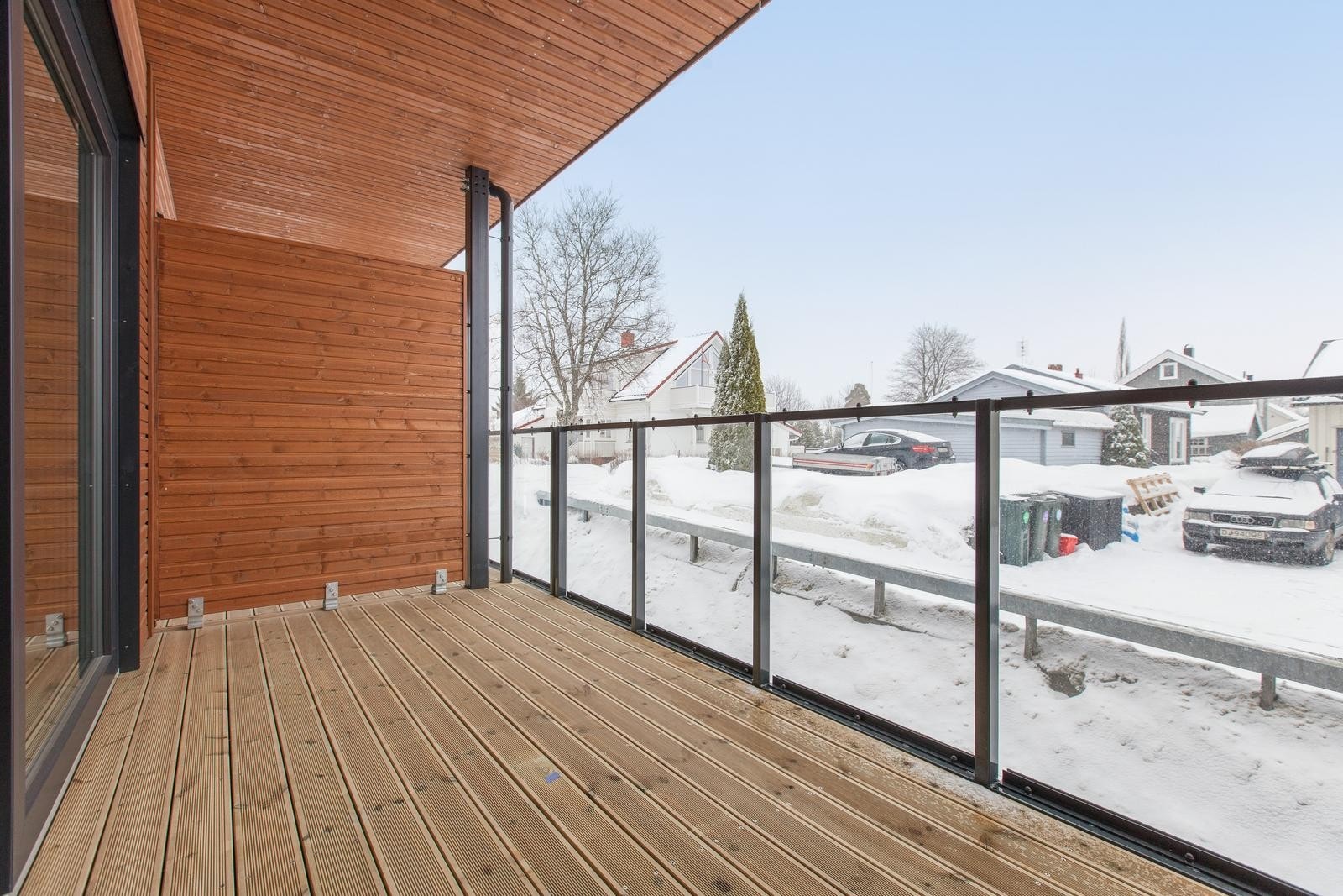 Fra stuen er det utgang til solrik sydvendt balkong. Galleribilde