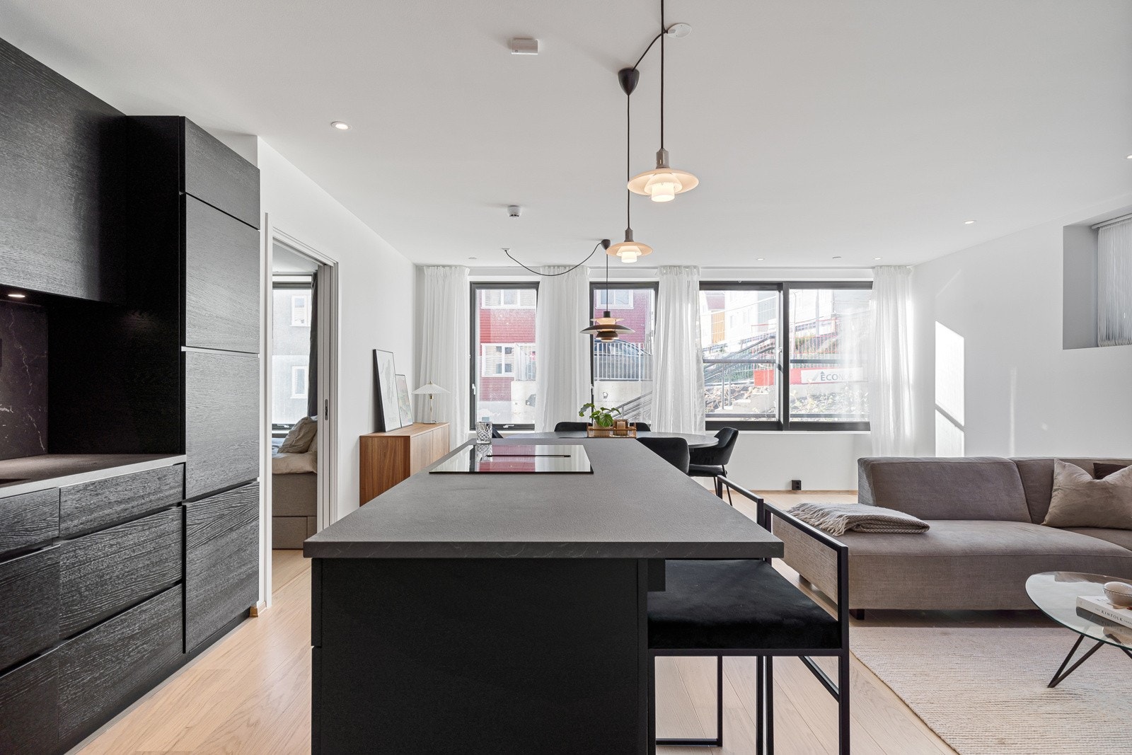 Velkommen til Parkgata 15 - Presentert av SNE Eiendomsmegling ved eiendomsmegler Robin C. Lund!