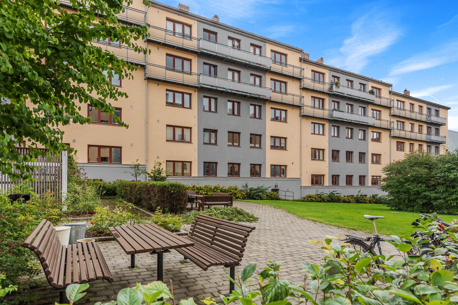 Veldrevet borettslag bestående av 232 leiligheter. Galleribilde