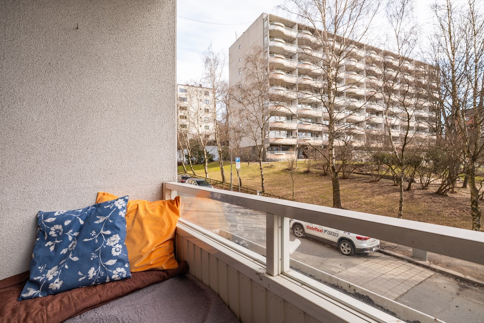Her er det sittebenk og plass til grill Galleribilde