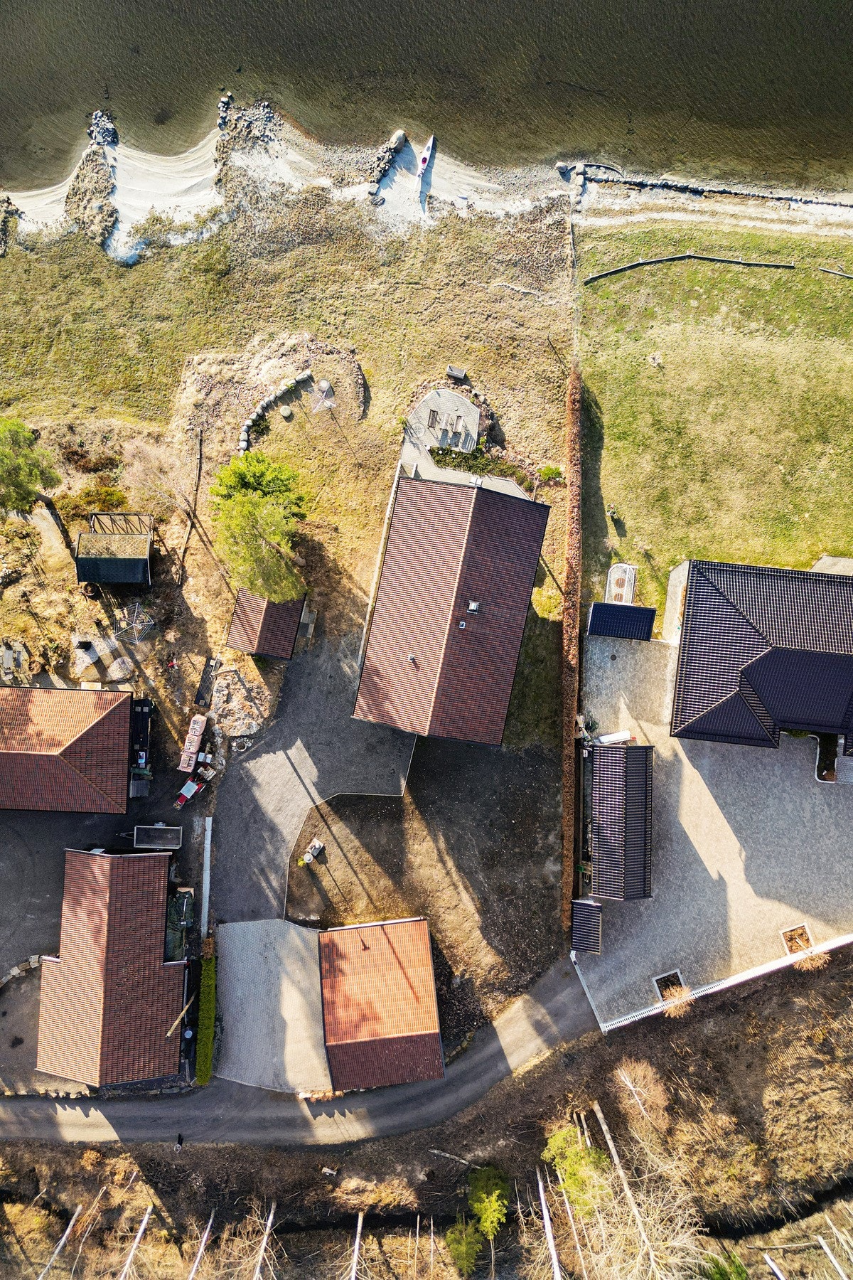 Dronefoto over eiendommen. Galleribilde