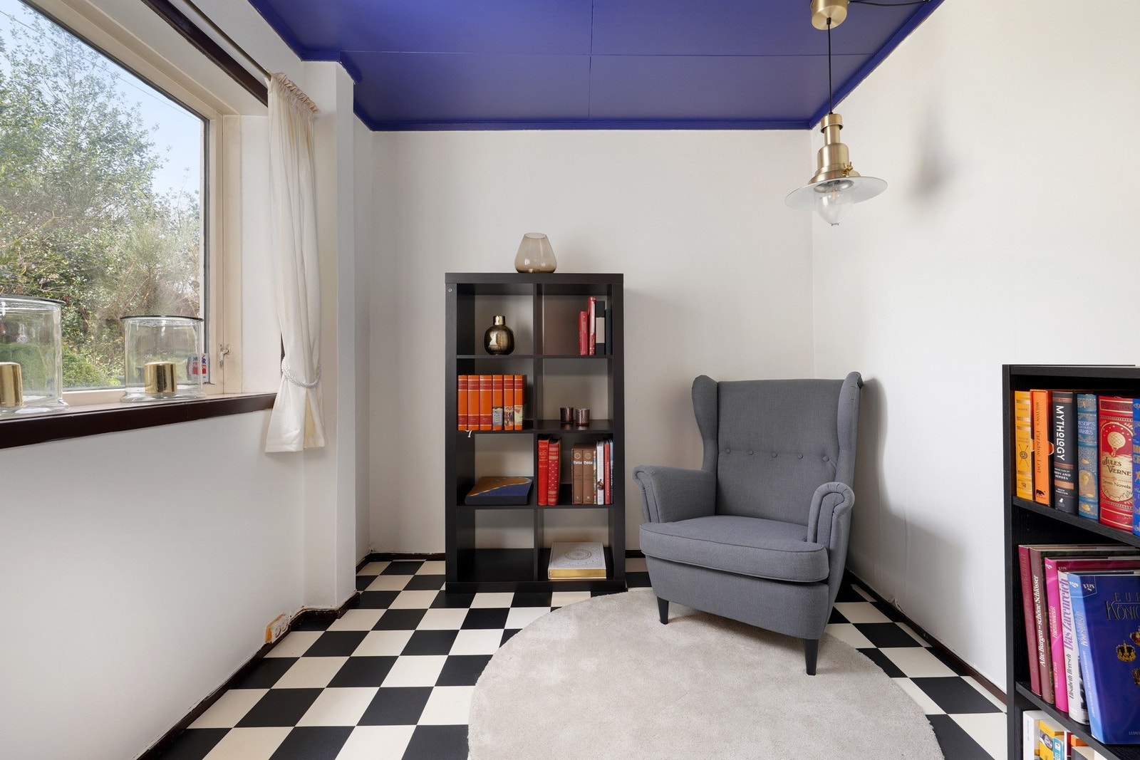 "Biblioteket" i hovedetasjen, eller et ekstra soverom? Galleribilde