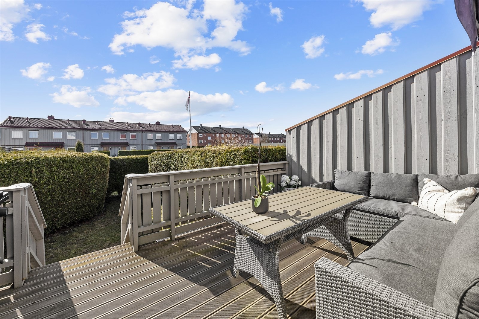 Solrik og usjenert terrasse Galleribilde