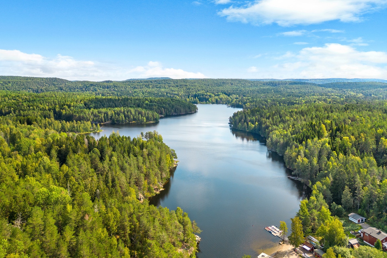 Nøklevann i Østmarka er et populært vann, hvor man bla. kan bade, fiske og padle kano. Galleribilde