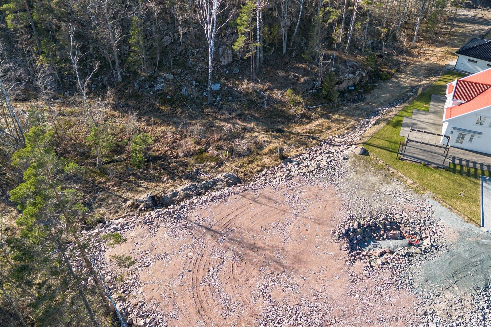 Boligtomt i et etablert og naturskjønt område Galleribilde
