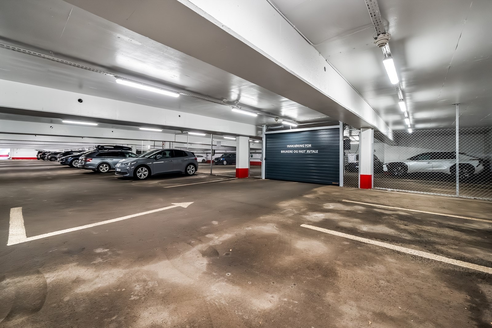 Ifølge eier medfølger det parkeringsplass i parkeringshus i sentrum. Galleribilde
