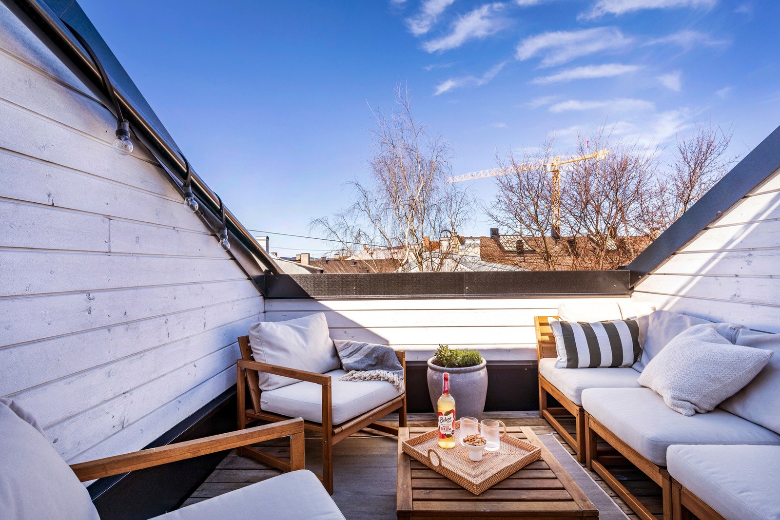 Skjermet, vestvendt terrasse på 9 kvm. Galleribilde