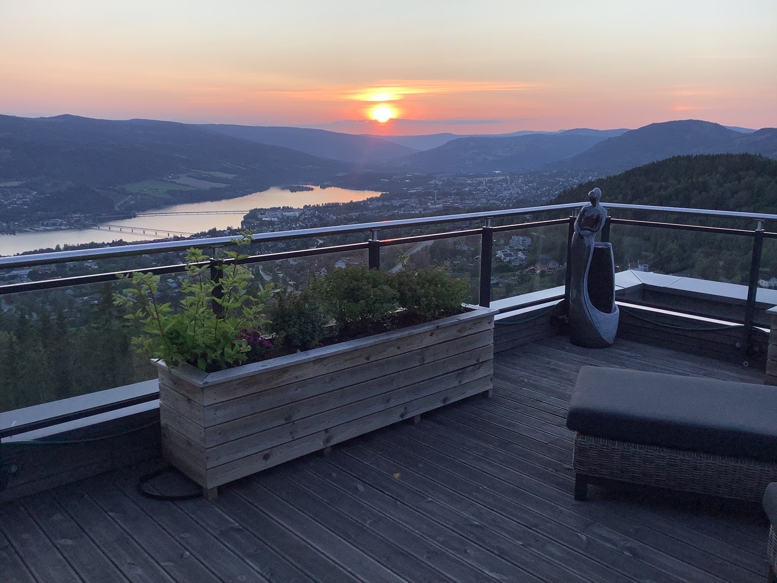 Nydelig utsikt fra terrassen i Solhøgdavegen 43 Galleribilde