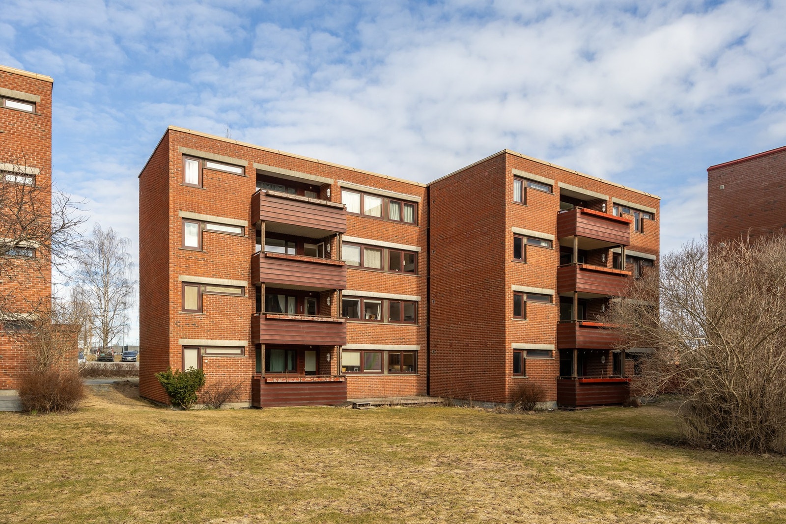 Fasede med stor grøntareal Galleribilde