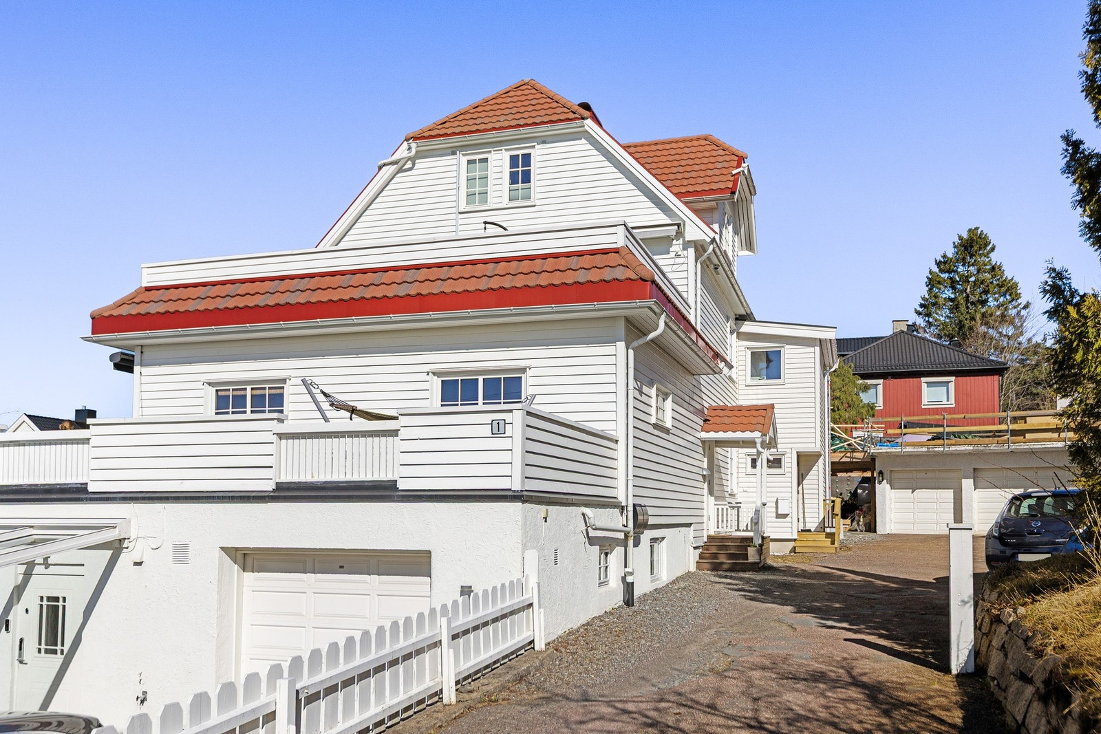 Felles innkjøring til eiendommen via Lofthusveien Galleribilde