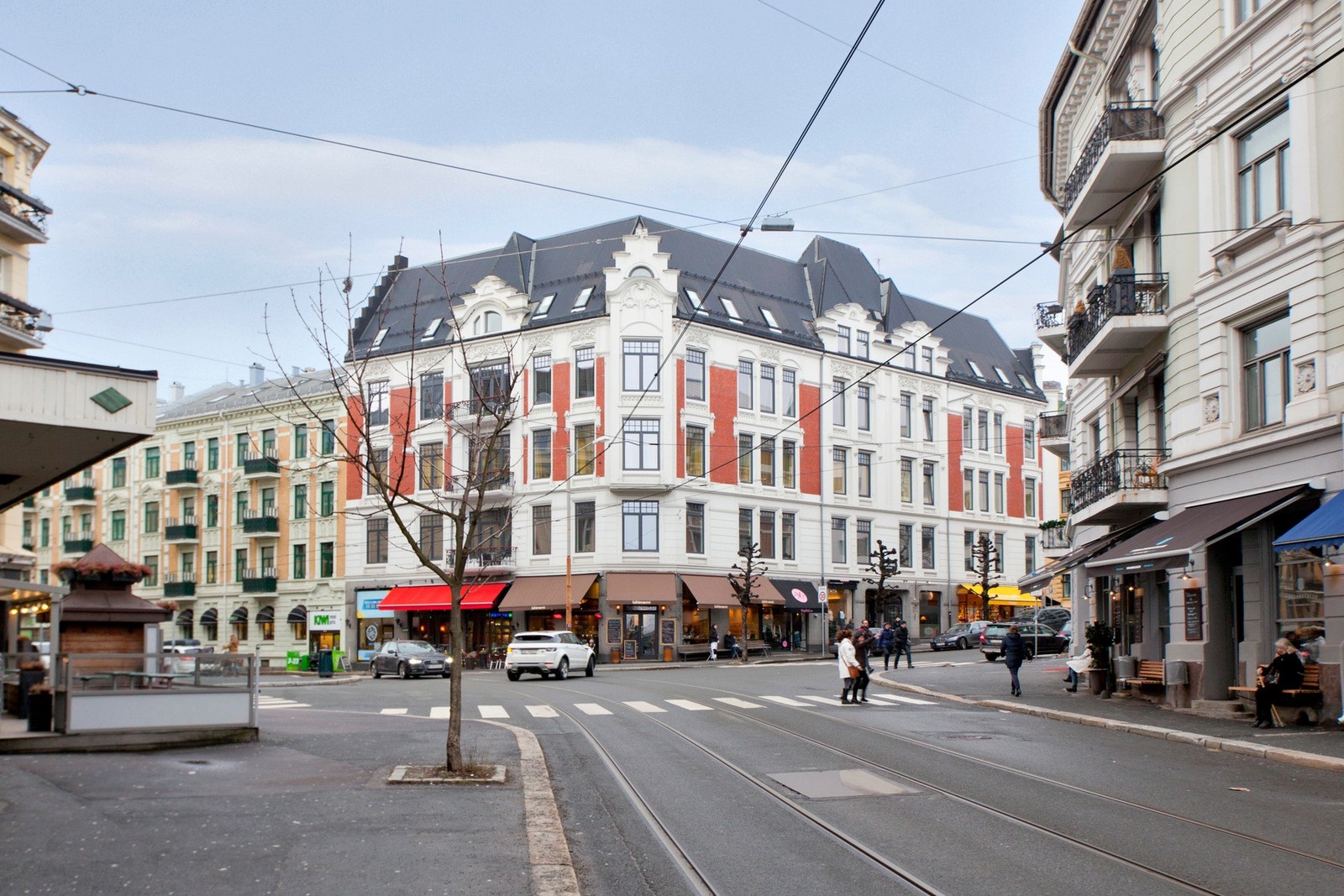 Bogstadveien er en attraktiv og moderne handlegate, universelt utformet slik at alle skal ha lik mulighet til å benytte arealene Galleribilde