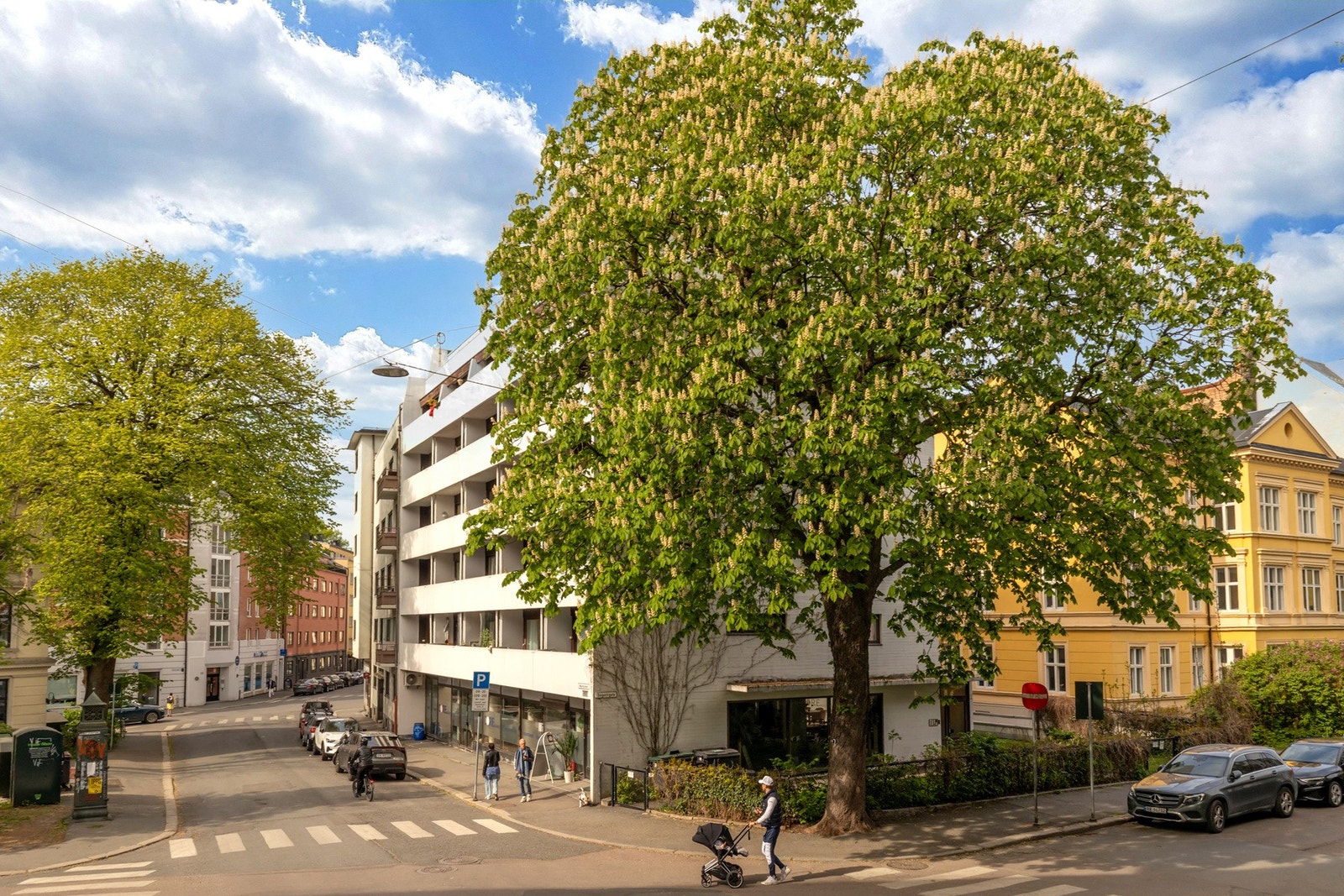 Leiligheten er tilknyttet Sameierforeningen Sorgenfrigaten 2. Sameiet består av 25 seksjoner og 1 næringsseksjon Galleribilde