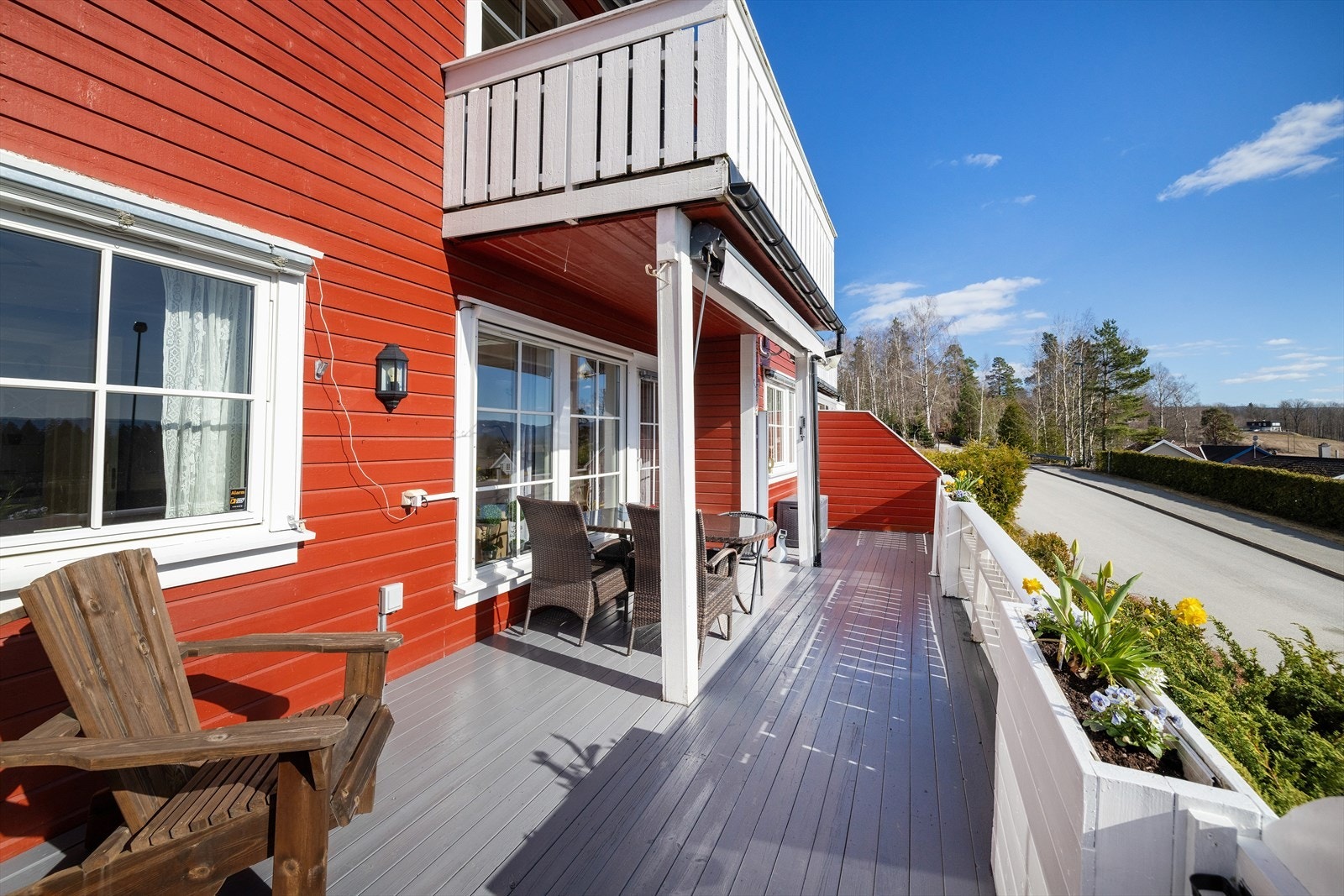 Sørvendt terrasse på ca. 24 m² . Galleribilde